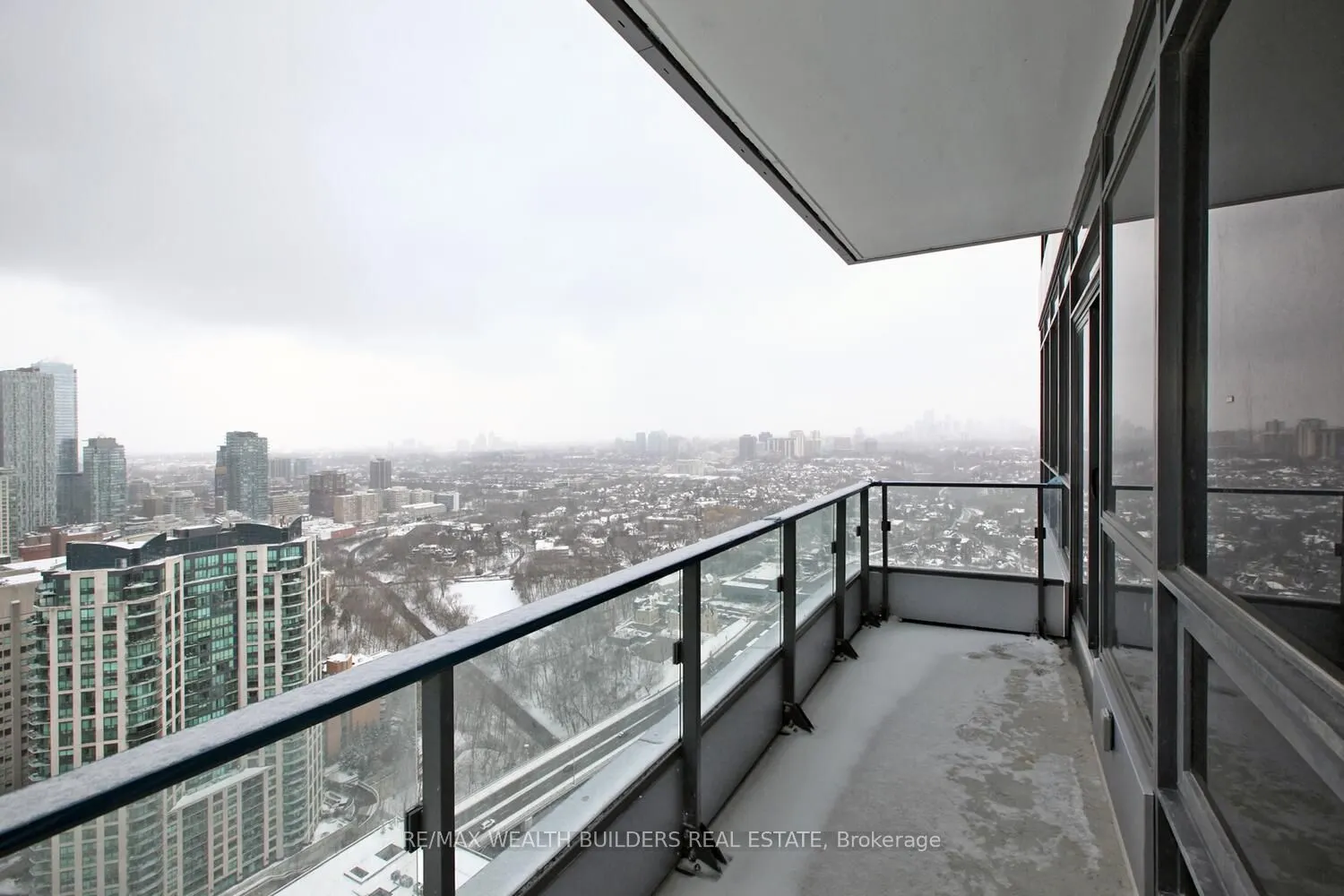395 Bloor St E, #3504