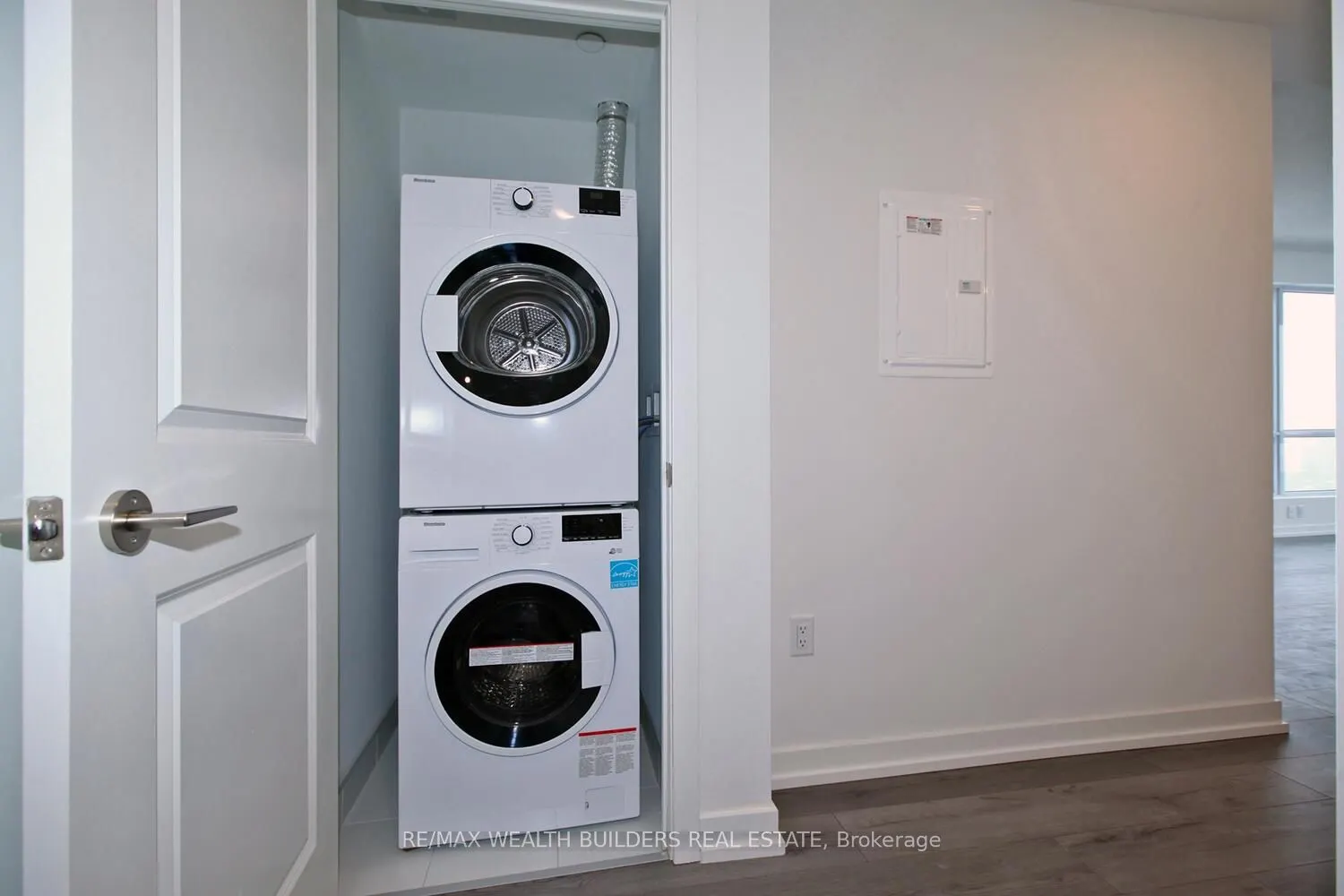 395 Bloor St E, #3504