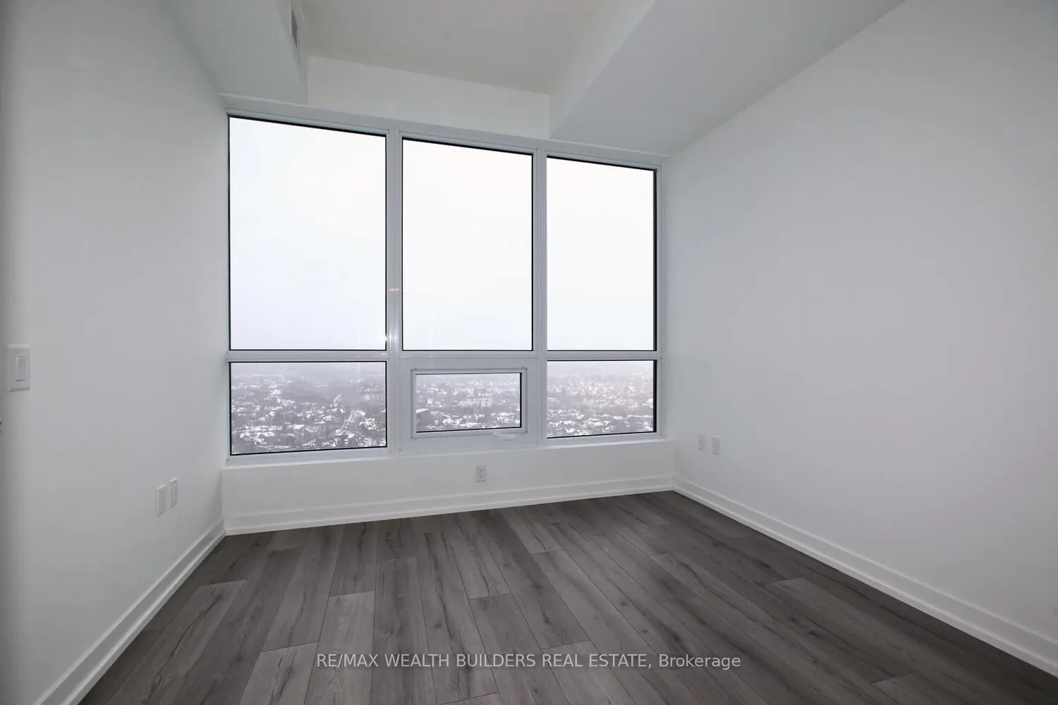 395 Bloor St E, #3504