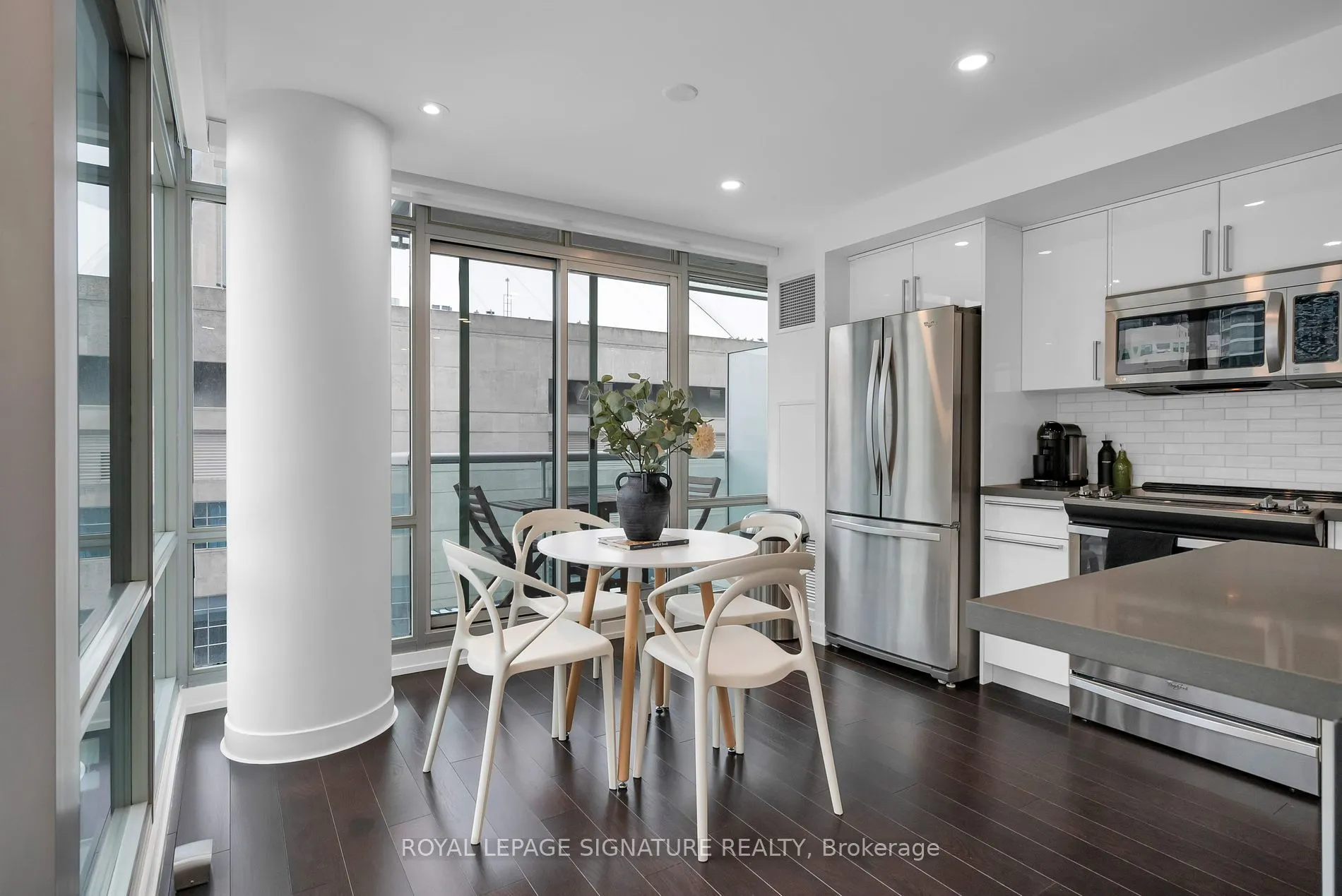 81 Navy Wharf Crt, #1212