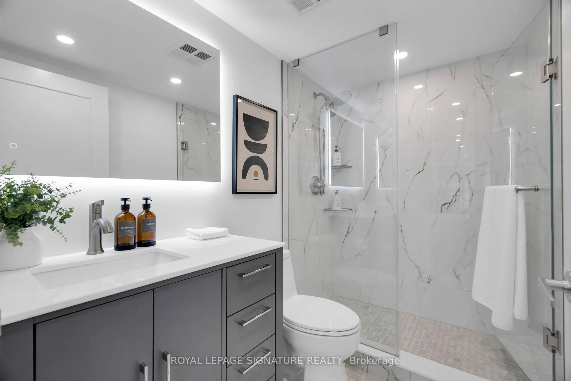 81 Navy Wharf Crt, #1212