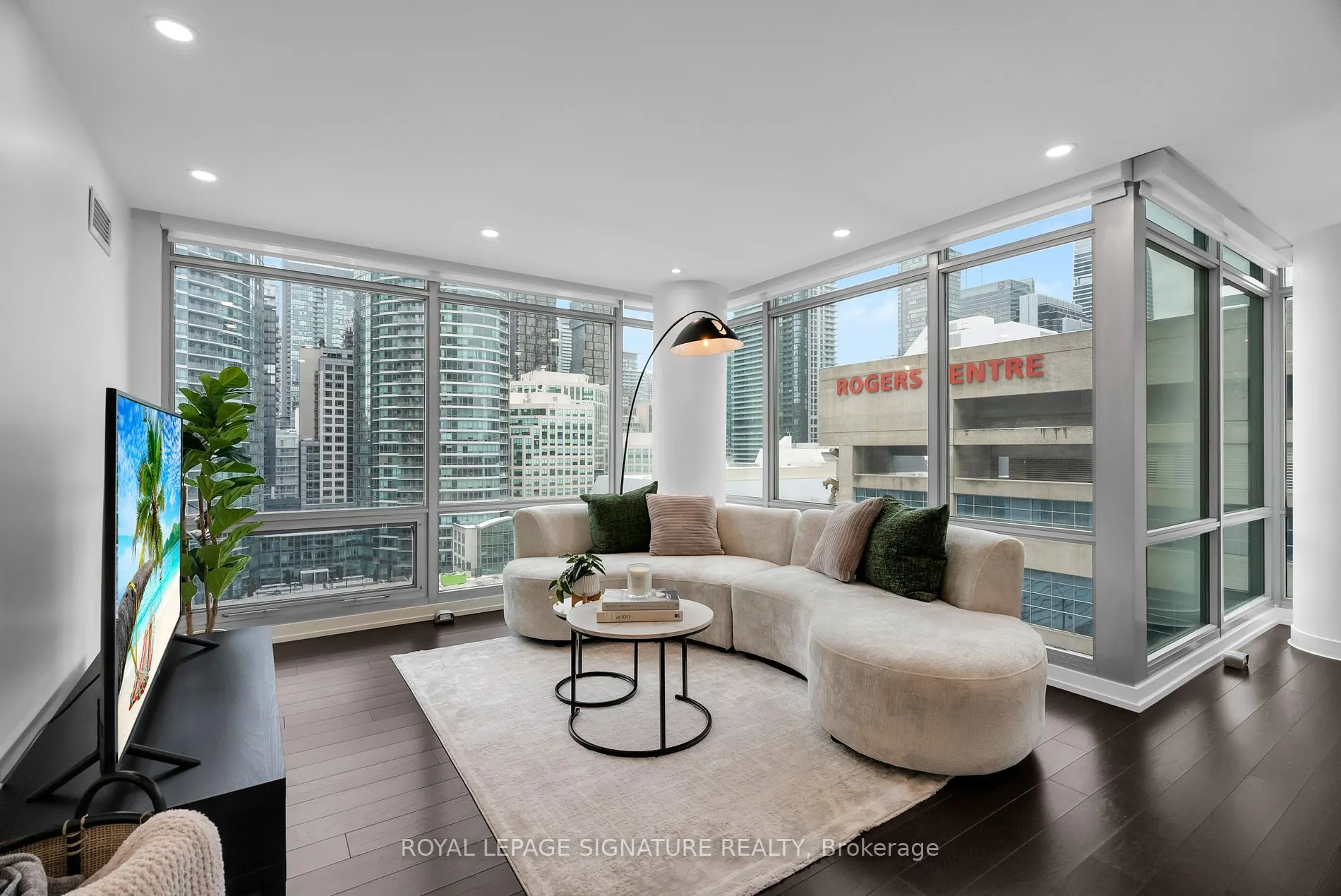 81 Navy Wharf Crt, #1212