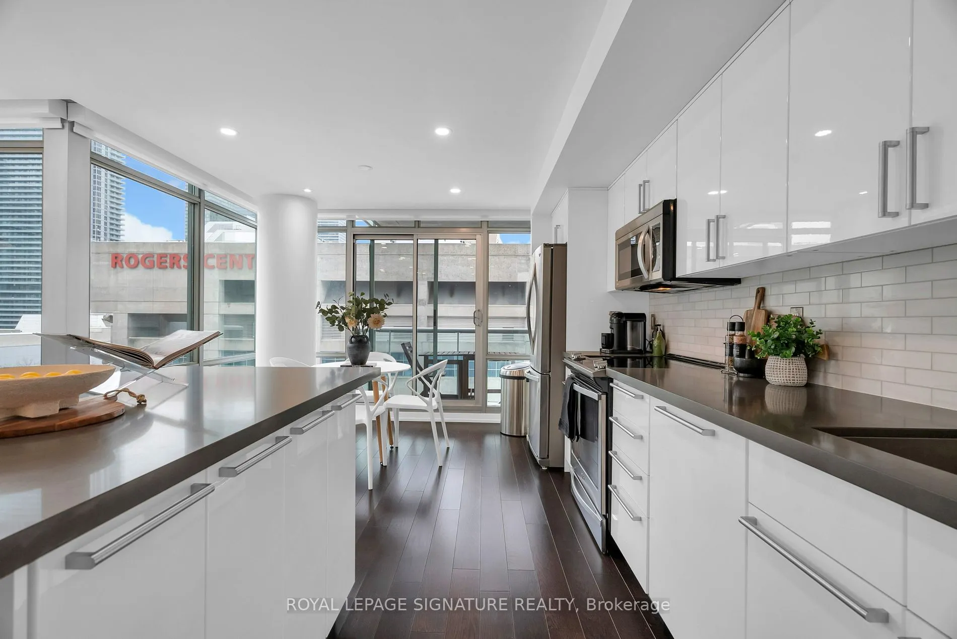 81 Navy Wharf Crt, #1212