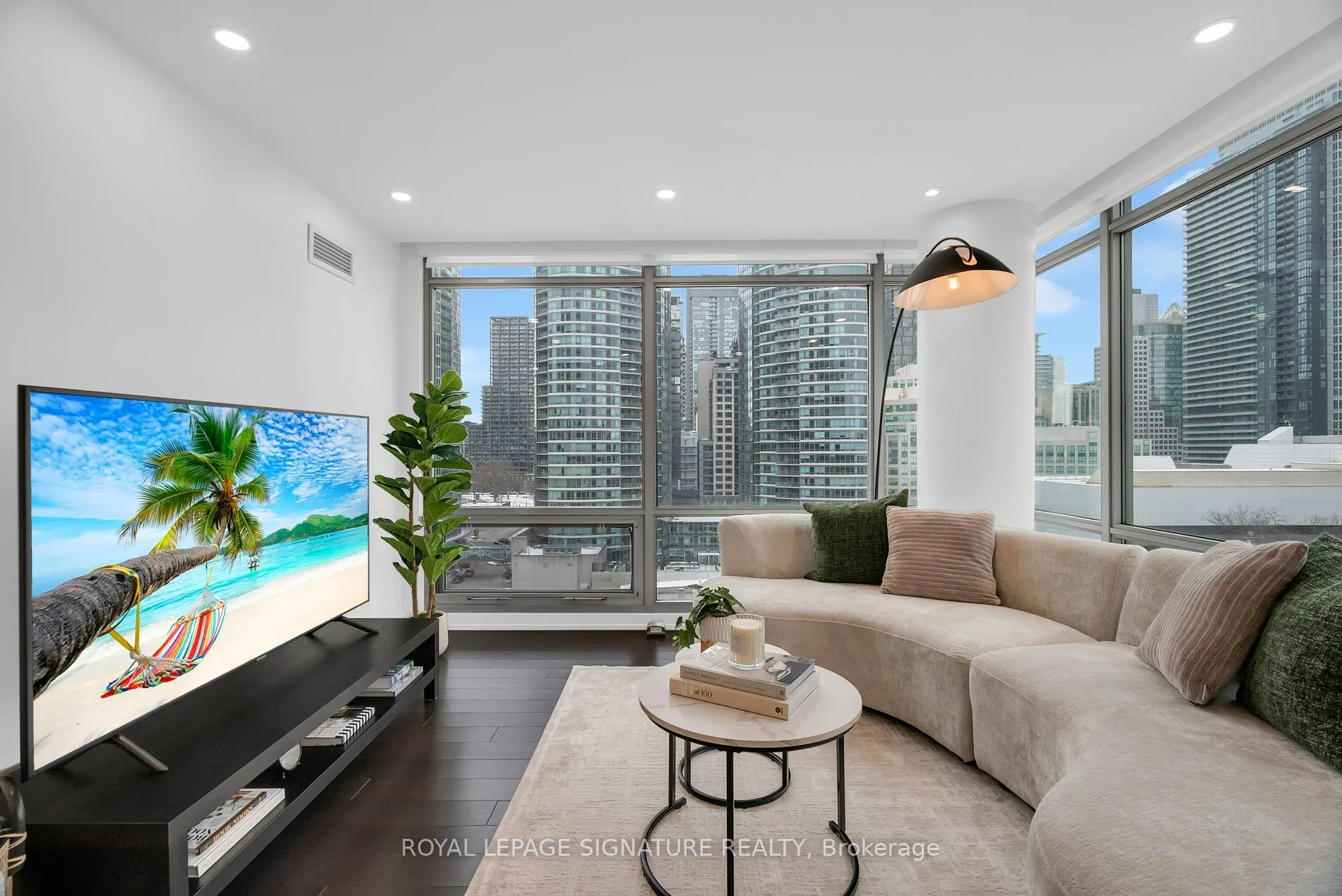 81 Navy Wharf Crt, #1212