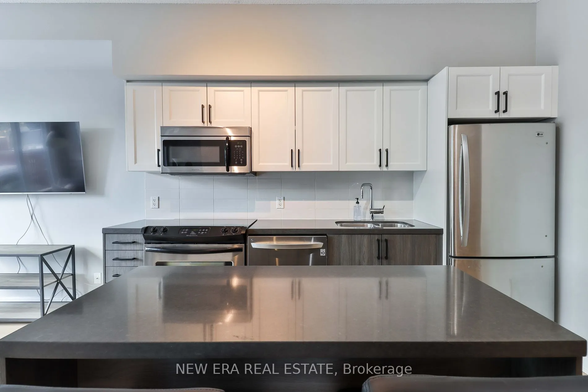 21 Nelson St, #922