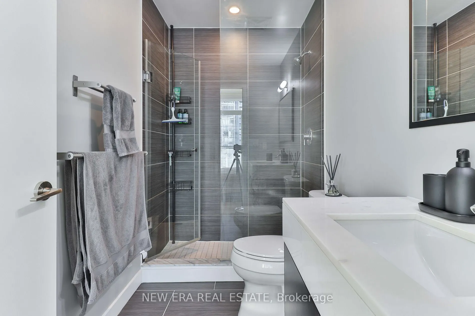 21 Nelson St, #922