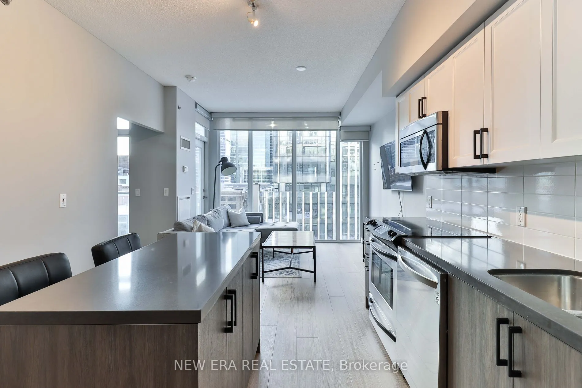 21 Nelson St, #922