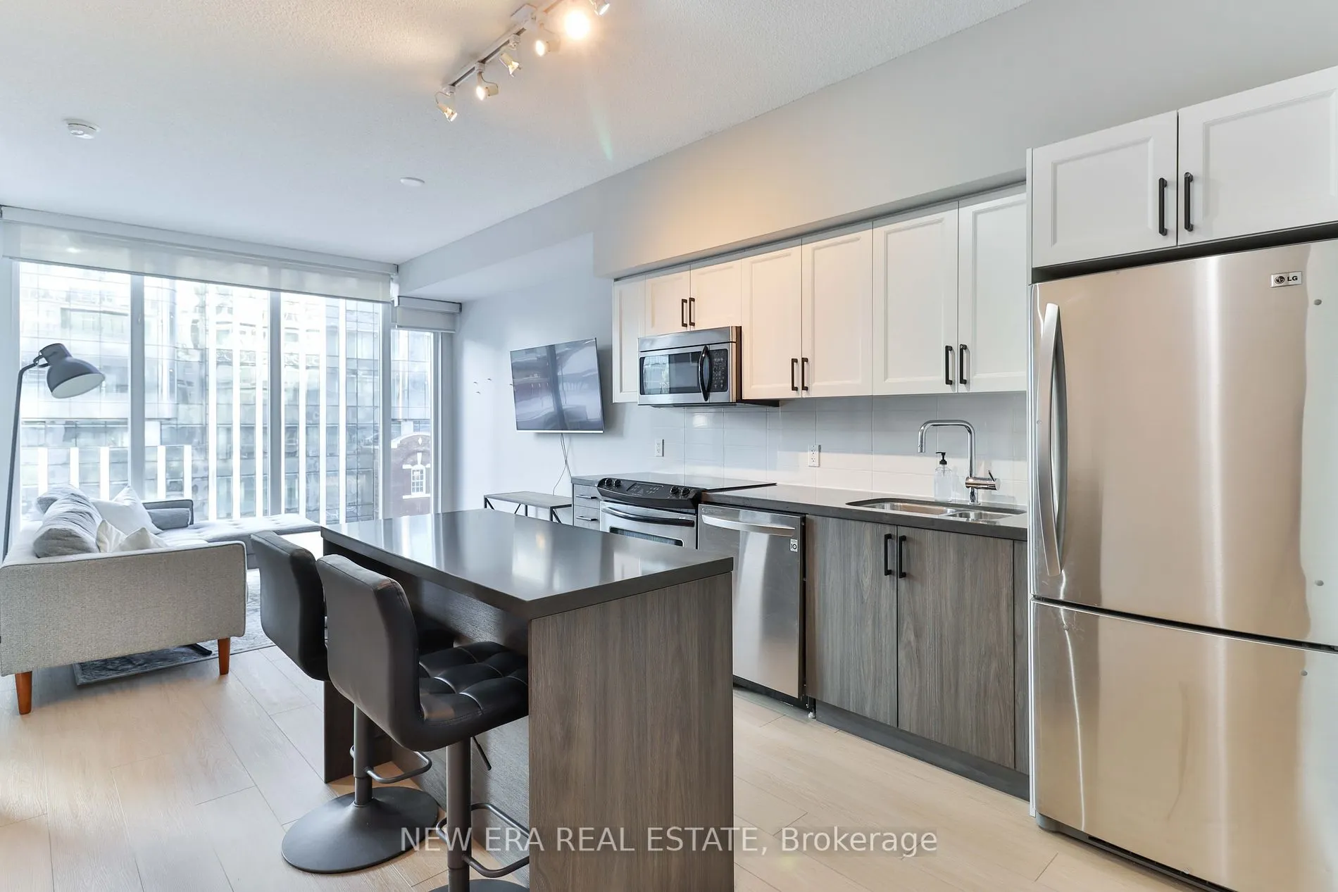 21 Nelson St, #922