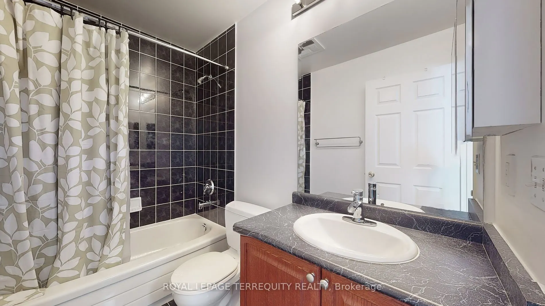 18 Parkview Ave, #207