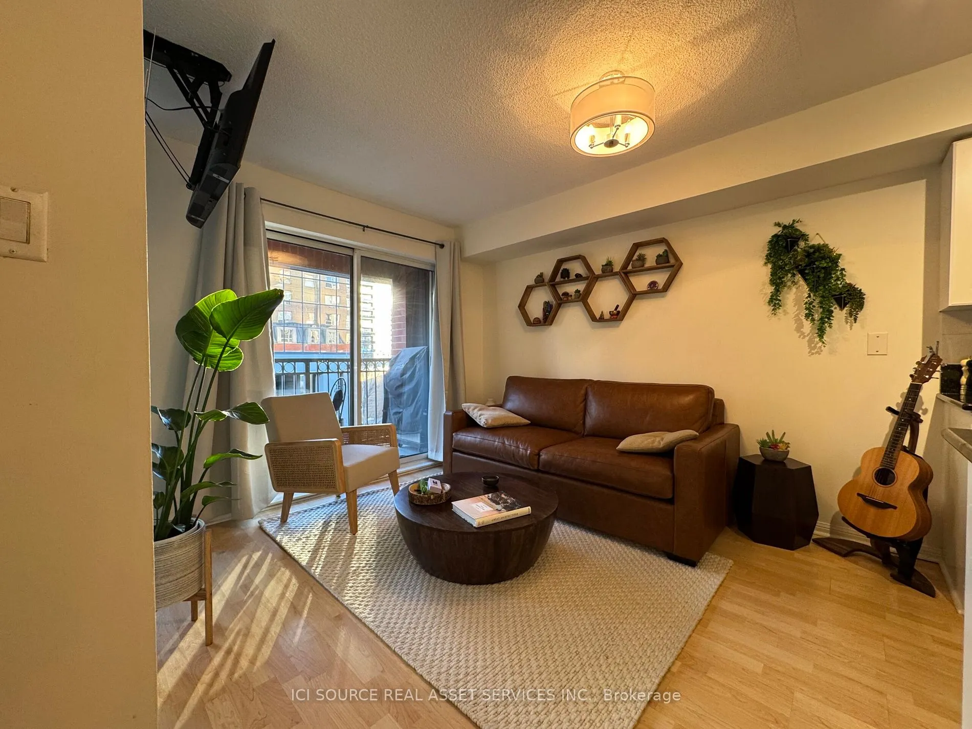 119 Merton St, #402