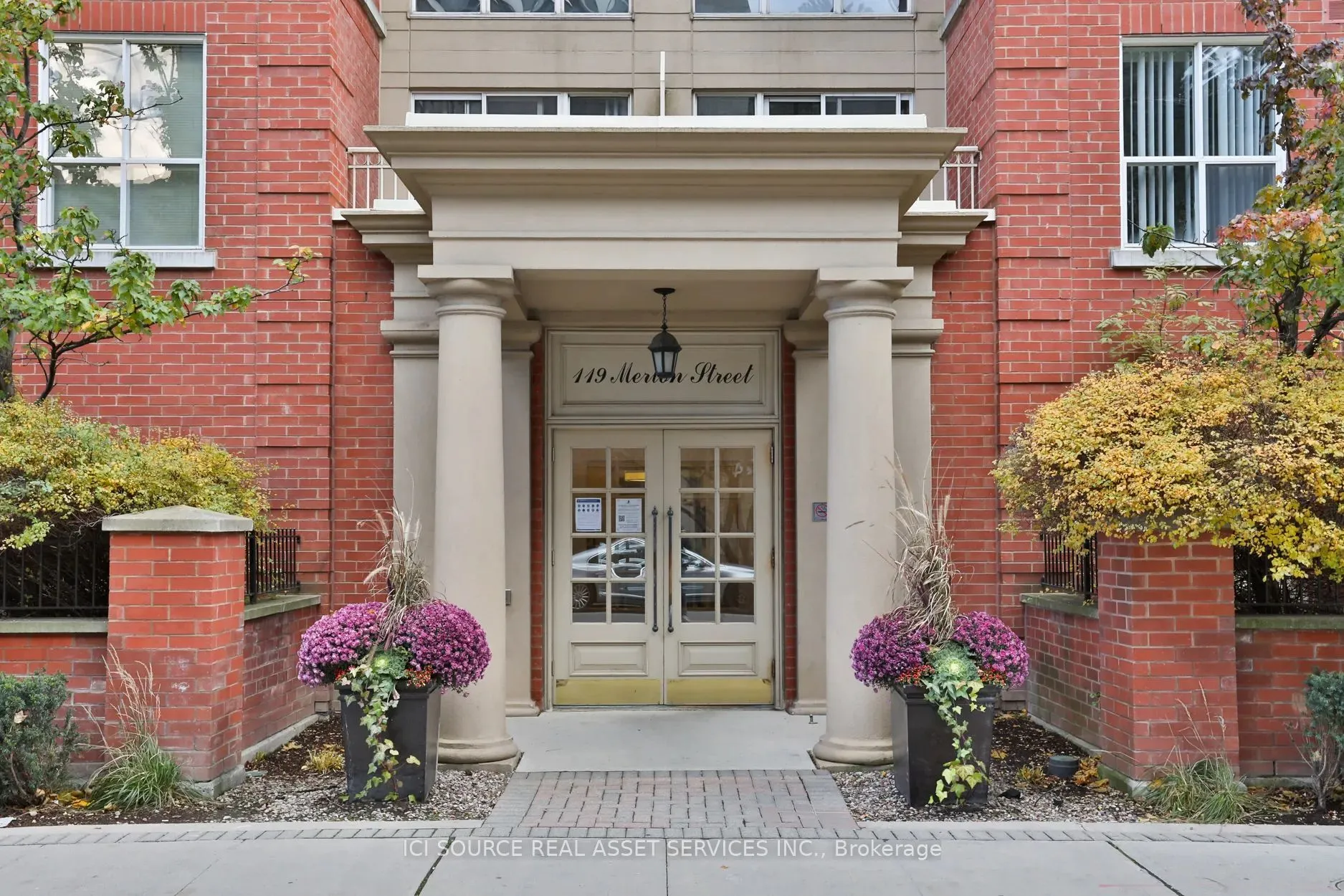 119 Merton St, #402