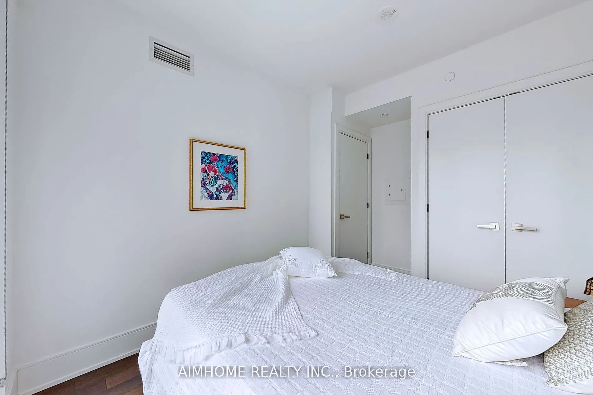 1 Gloucester St, #1815