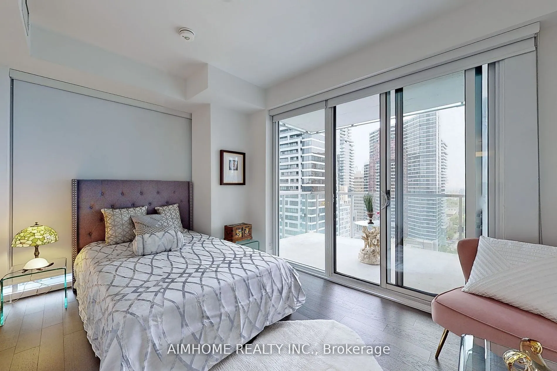 1 Gloucester St, #1815