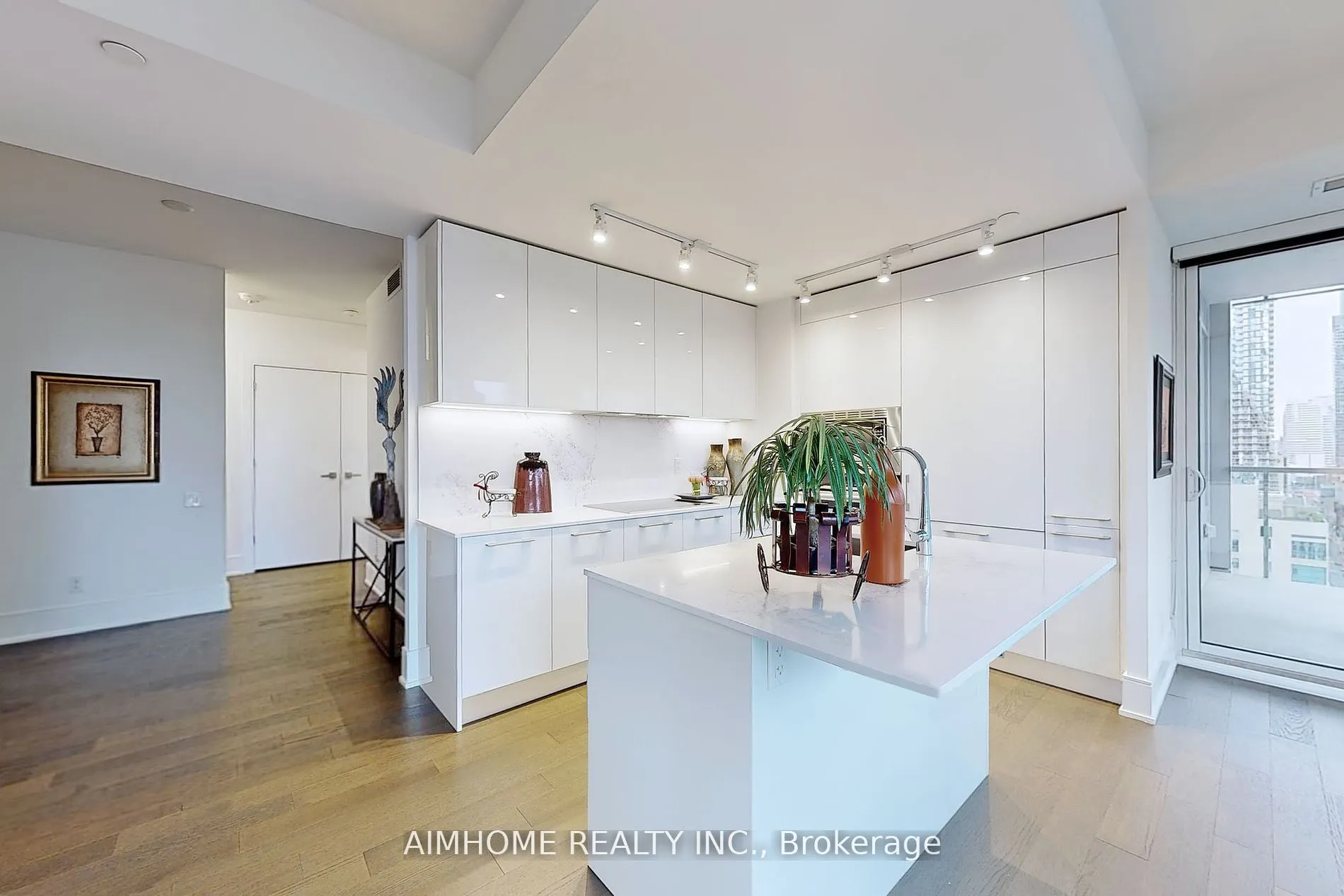 1 Gloucester St, #1815