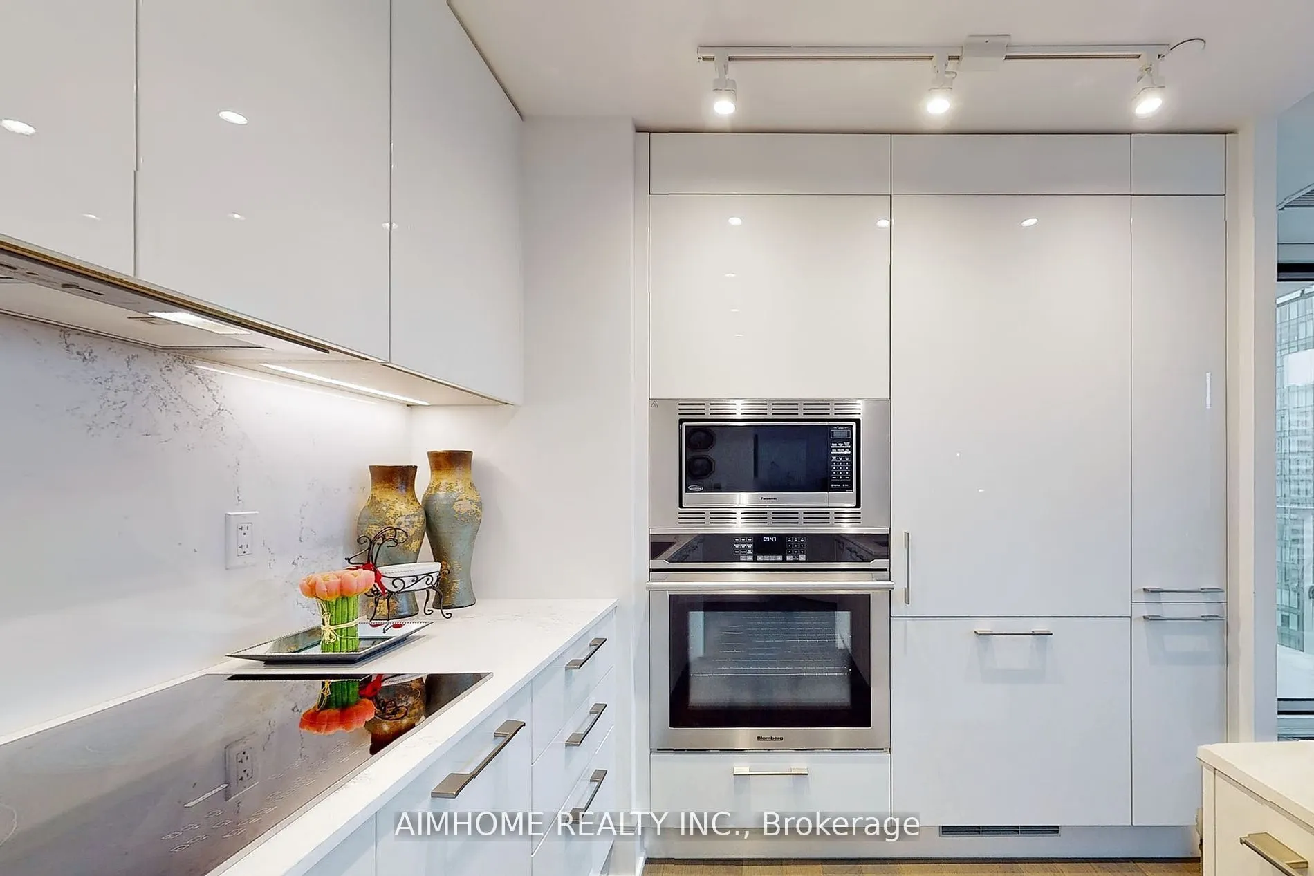 1 Gloucester St, #1815