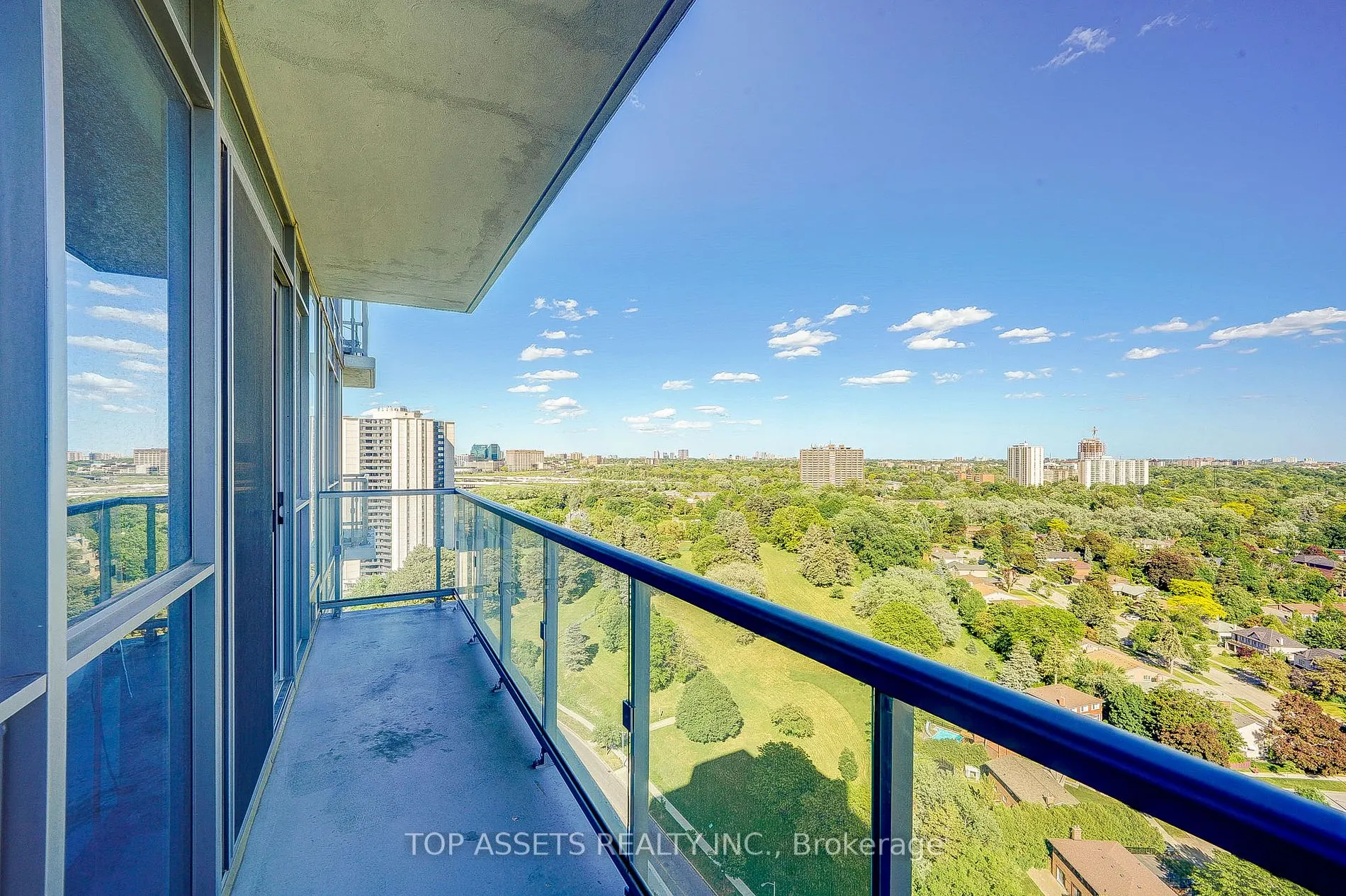 18 Graydon Hall Dr, #2410
