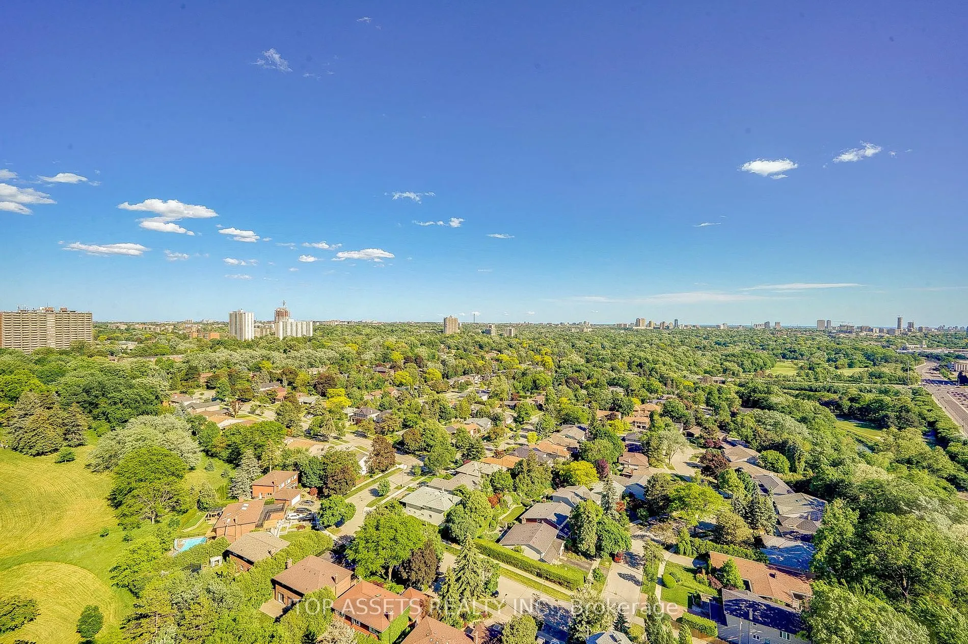 18 Graydon Hall Dr, #2410