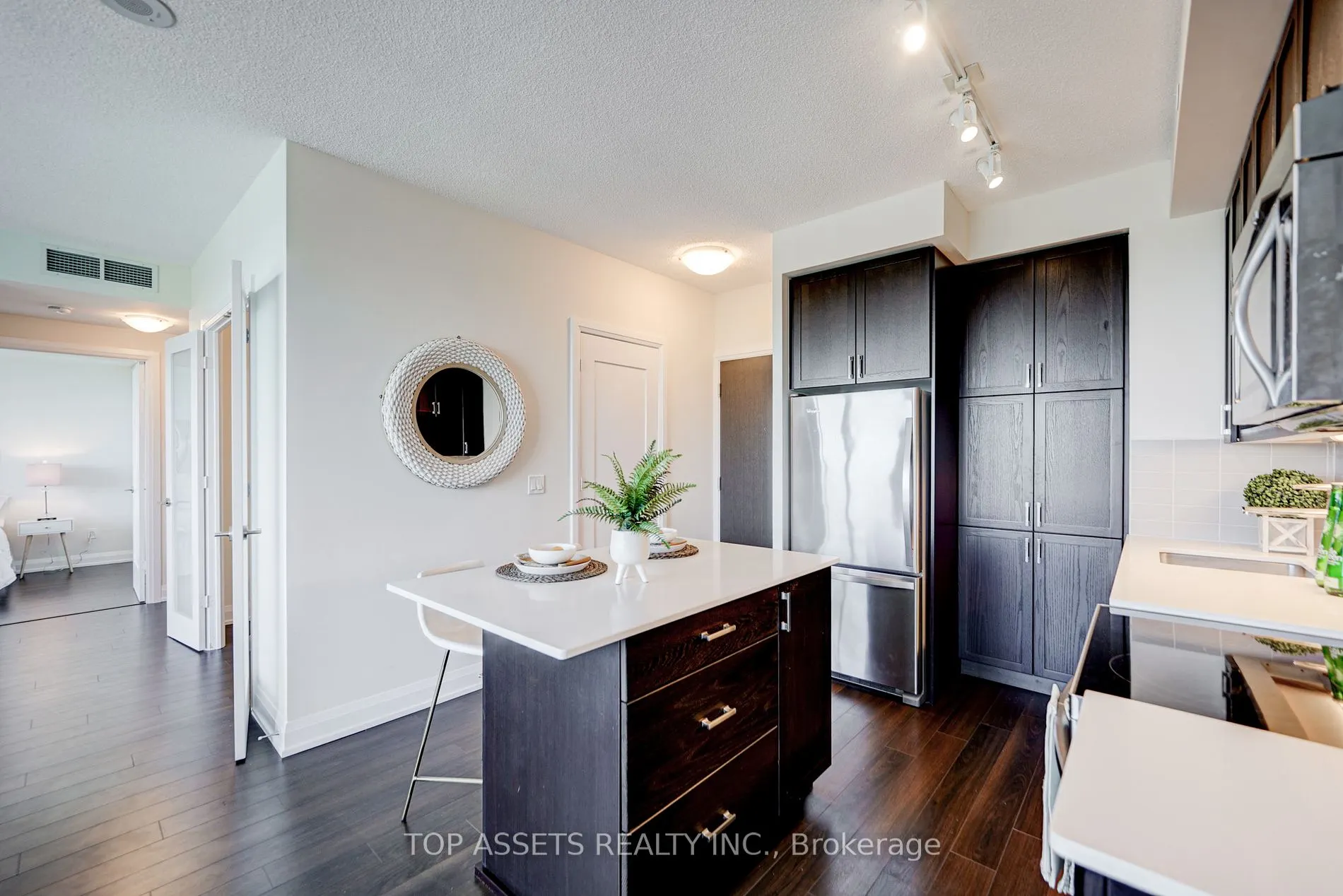 18 Graydon Hall Dr, #2410
