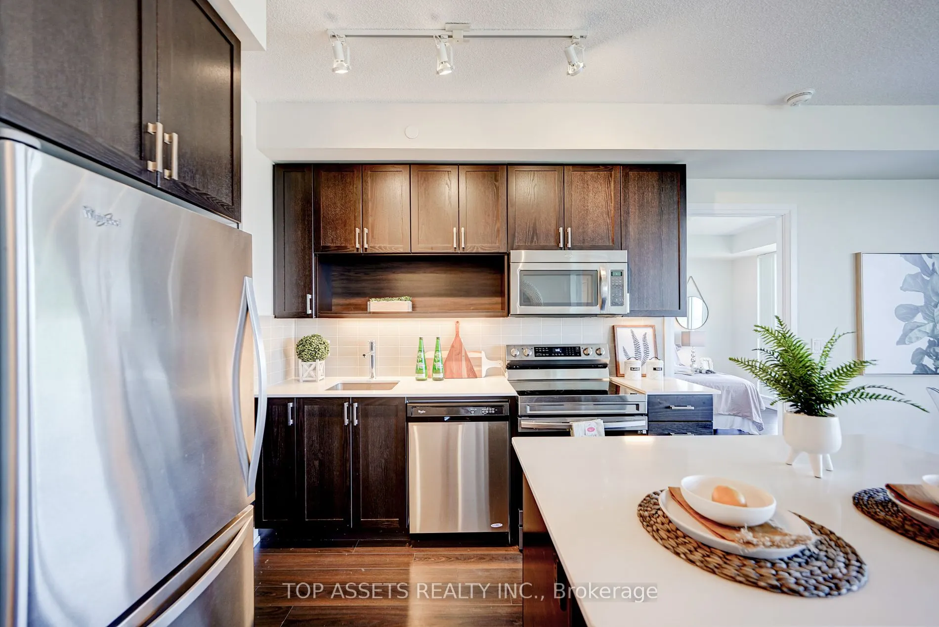 18 Graydon Hall Dr, #2410