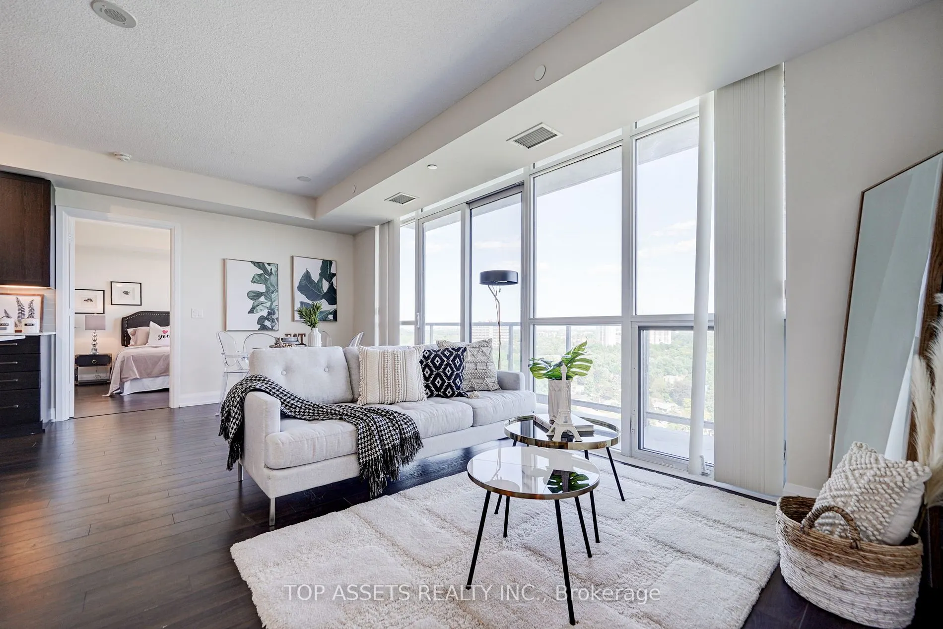 18 Graydon Hall Dr, #2410