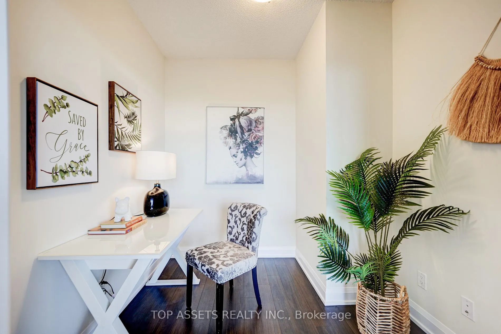 18 Graydon Hall Dr, #2410