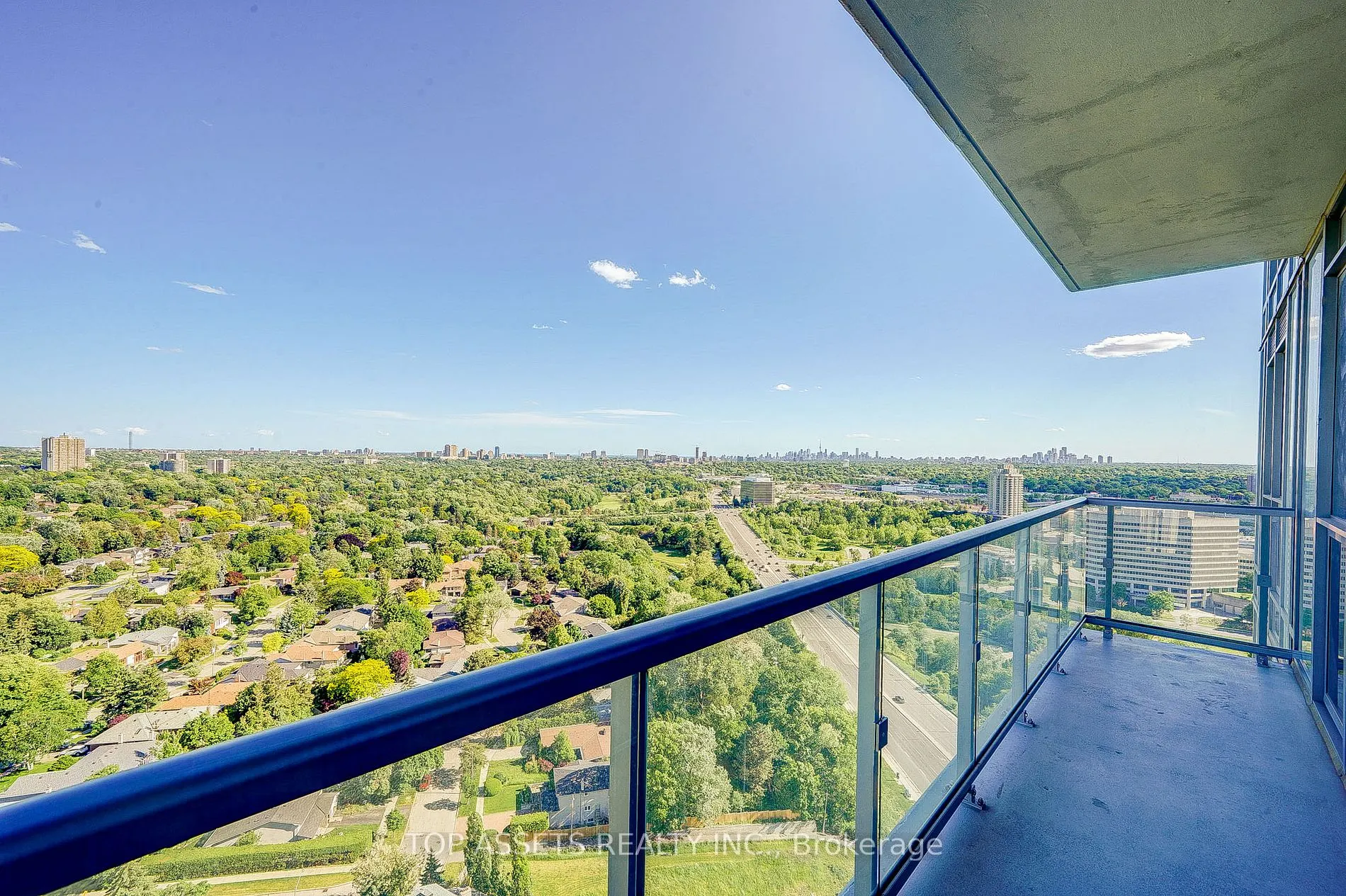 18 Graydon Hall Dr, #2410