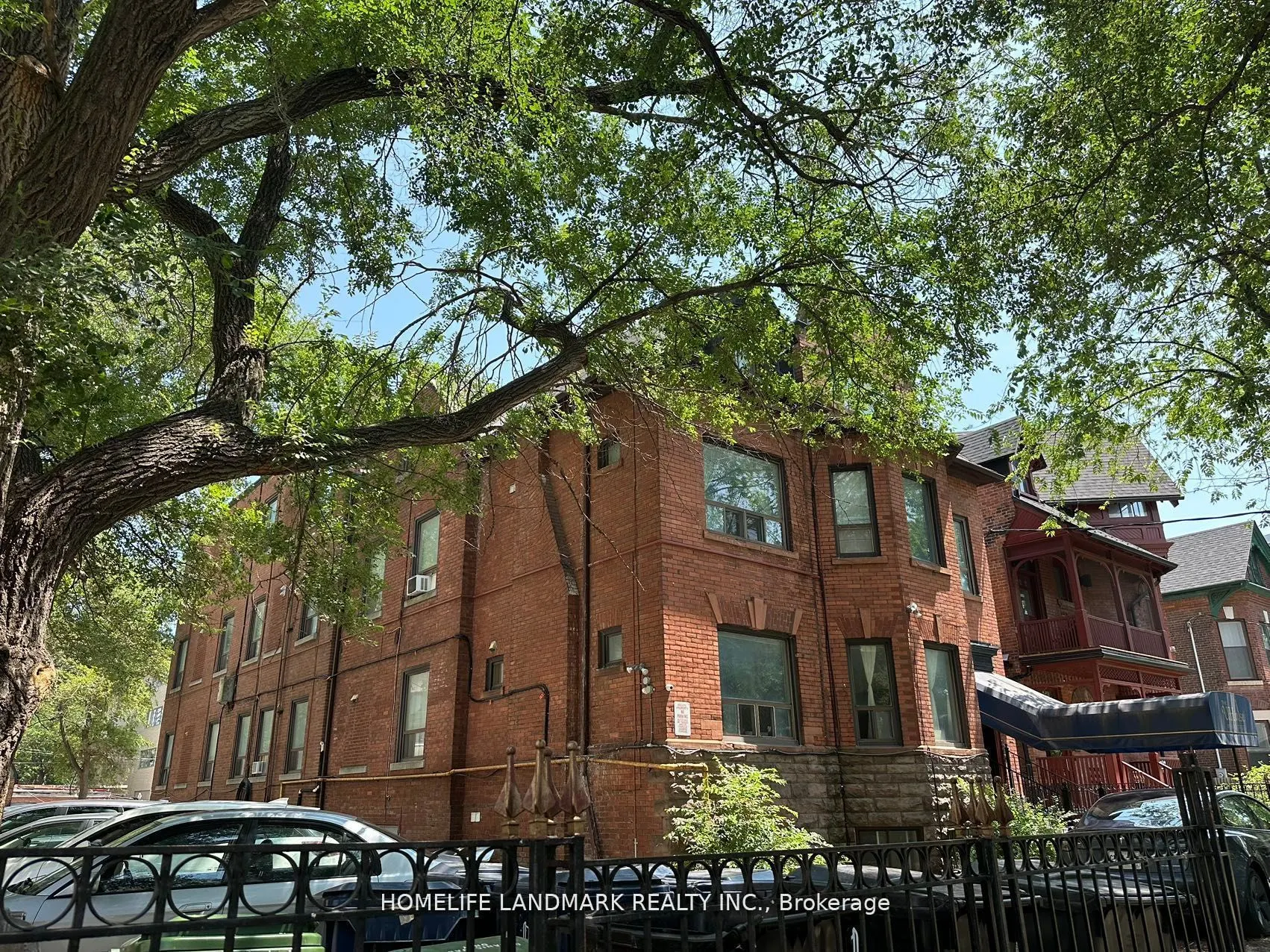409 Huron St, #211