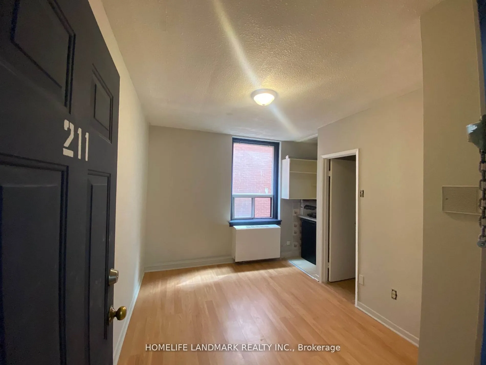 409 Huron St, #211