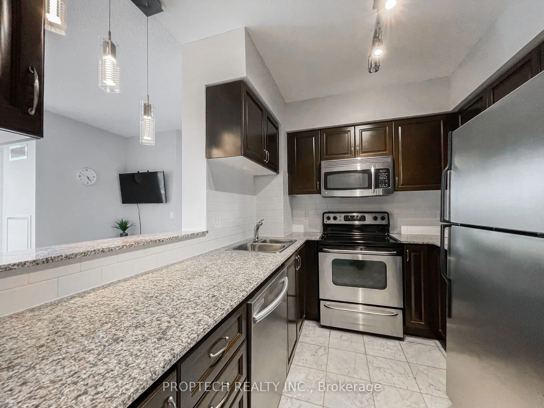 8 Scollard St, #304