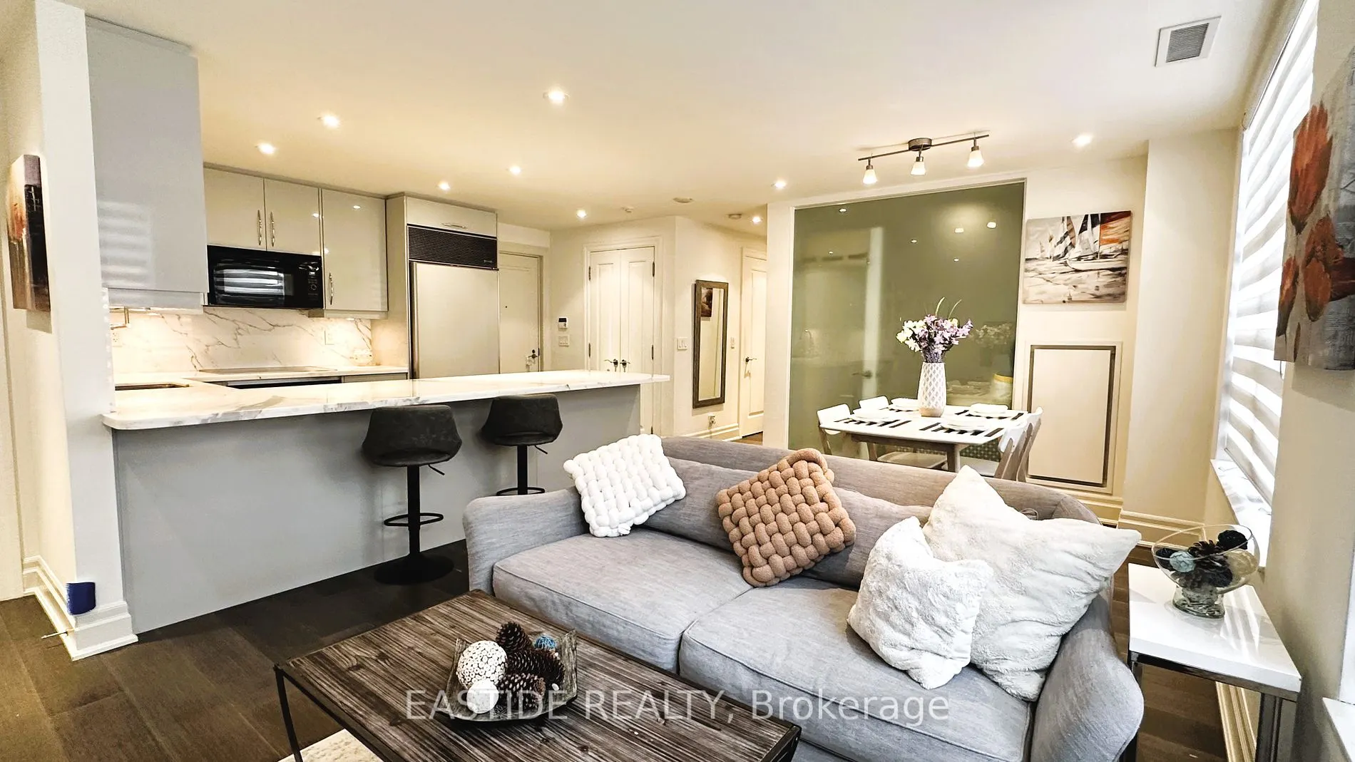 68 Yorkville Avenue, #303