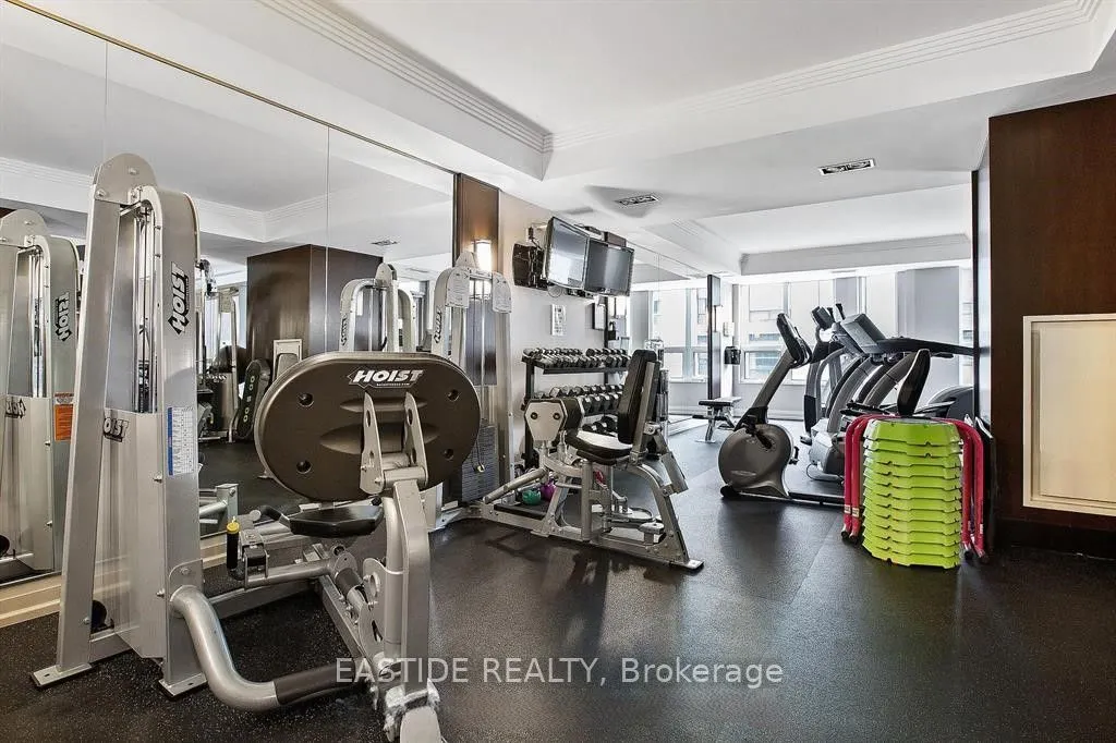 68 Yorkville Avenue, #303
