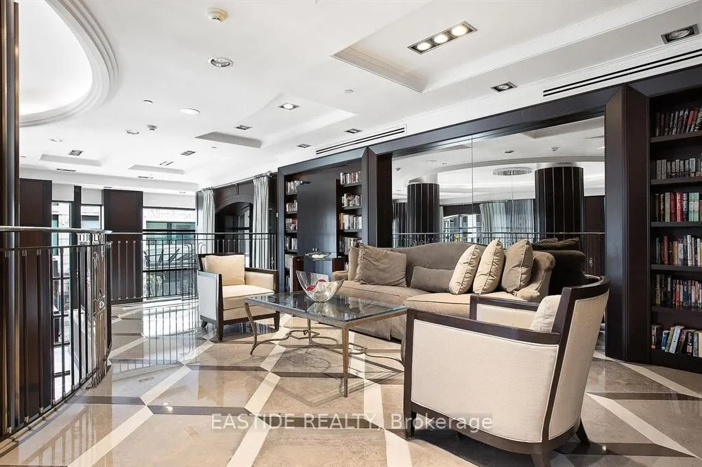 68 Yorkville Avenue, #303
