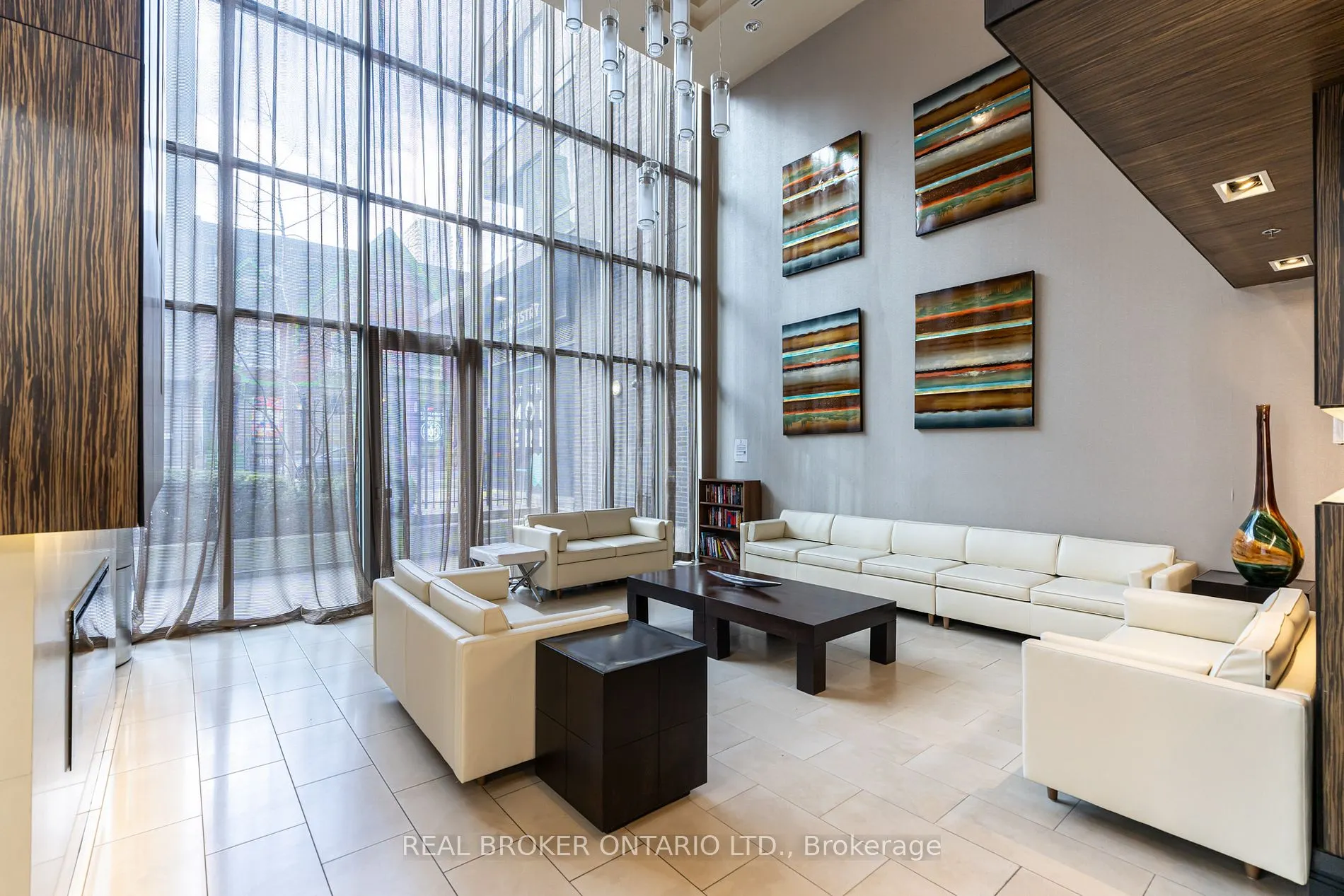 320 Richmond St E, #1516