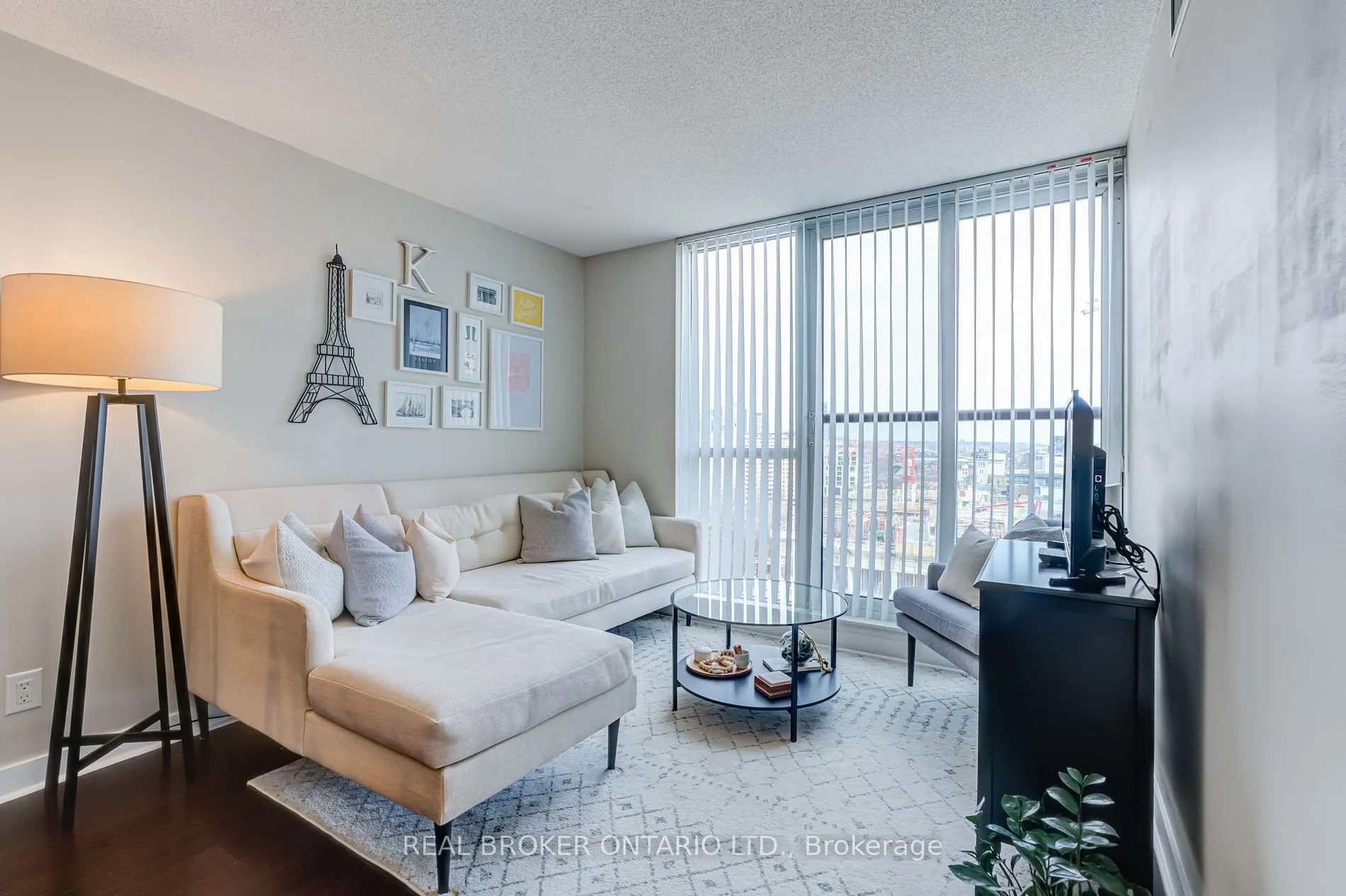 320 Richmond St E, #1516