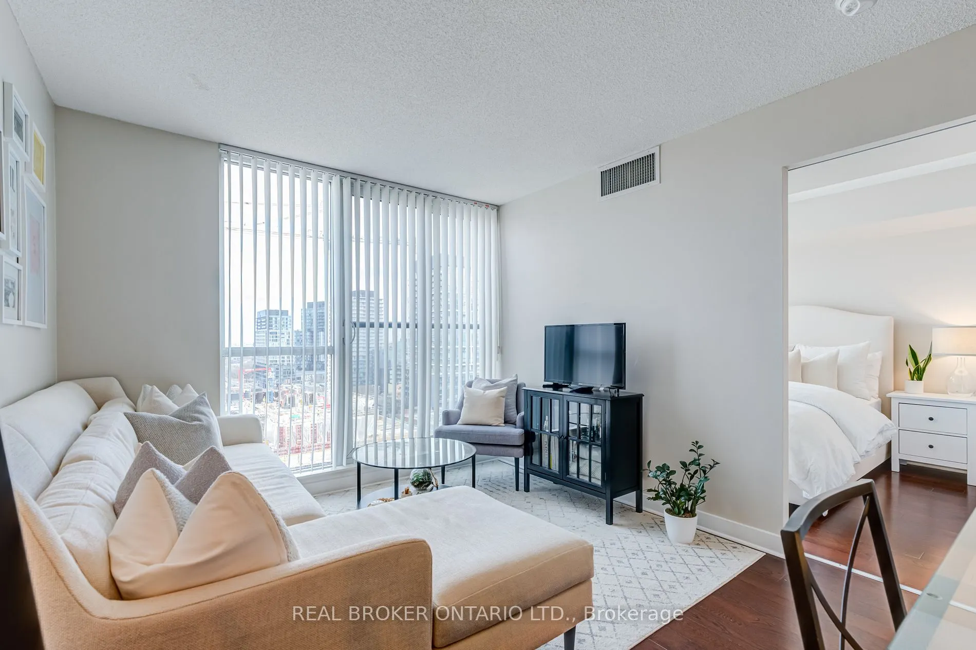 320 Richmond St E, #1516