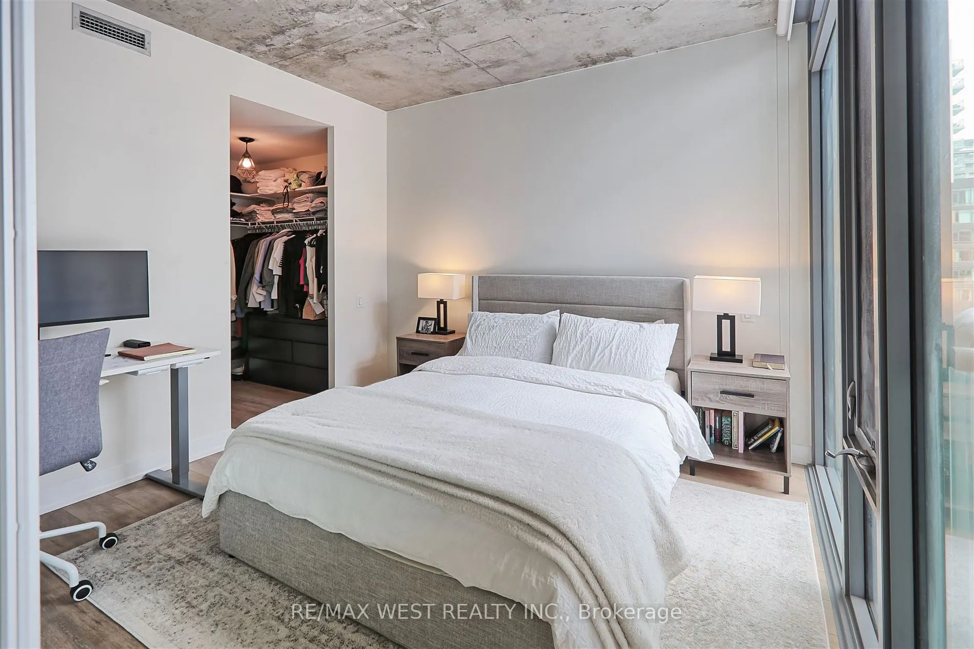 650 King Street W, #409