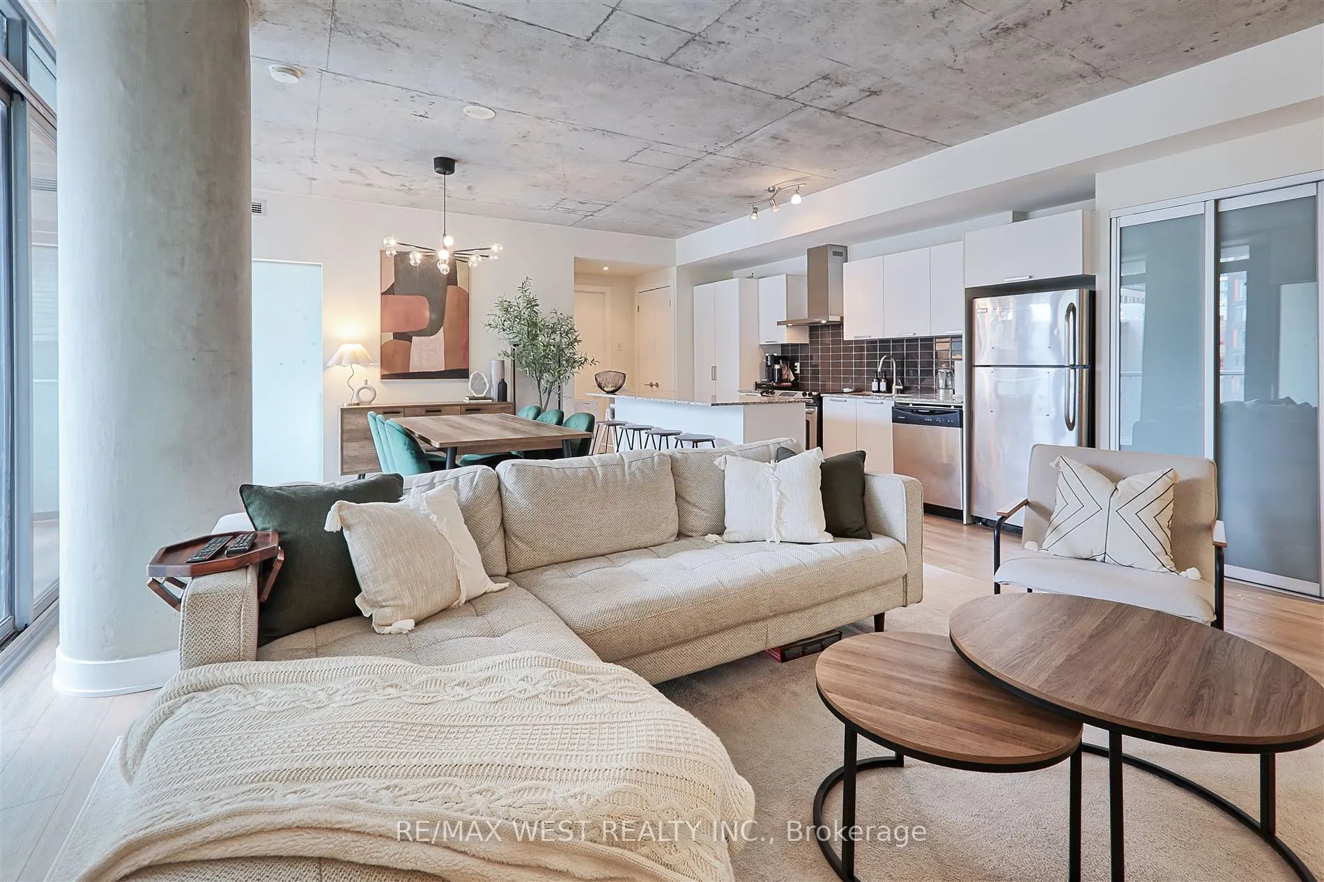 650 King Street W, #409