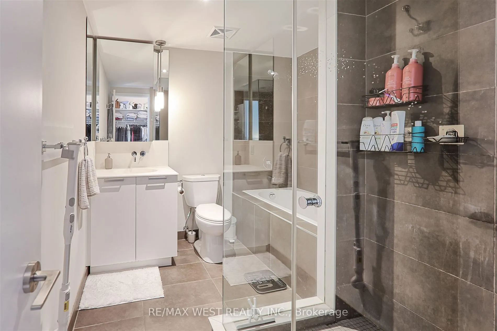 650 King Street W, #409