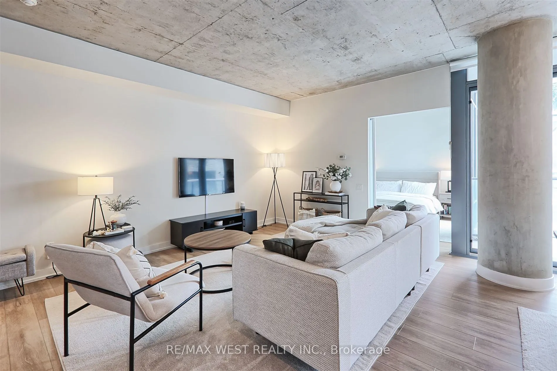 650 King Street W, #409