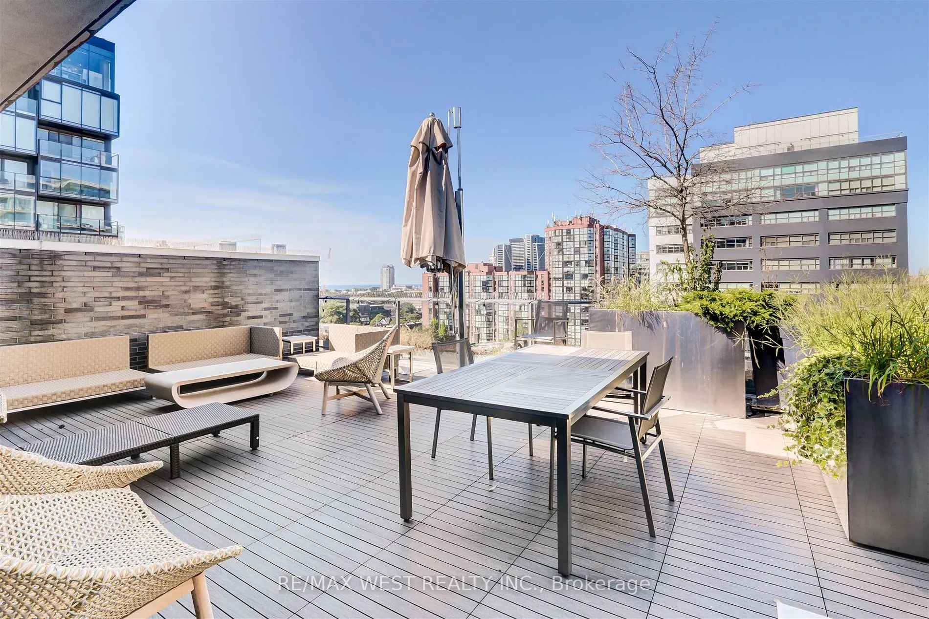 650 King Street W, #409