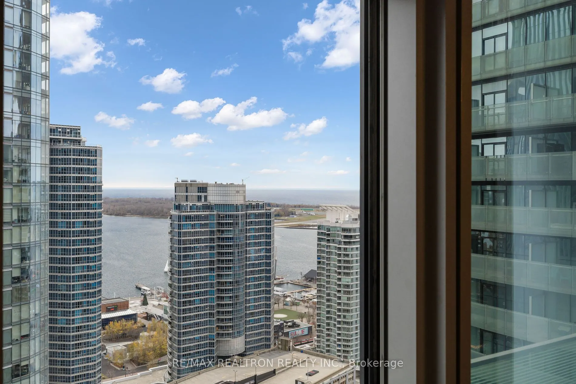 14 York St, #2704