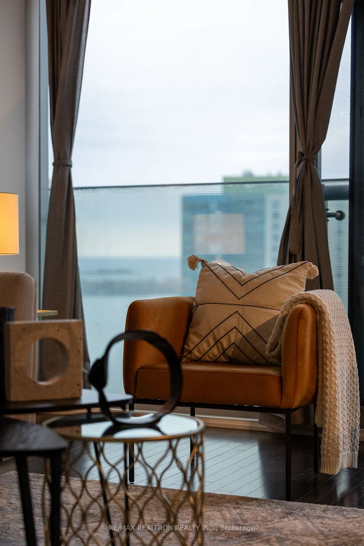 14 York St, #2704