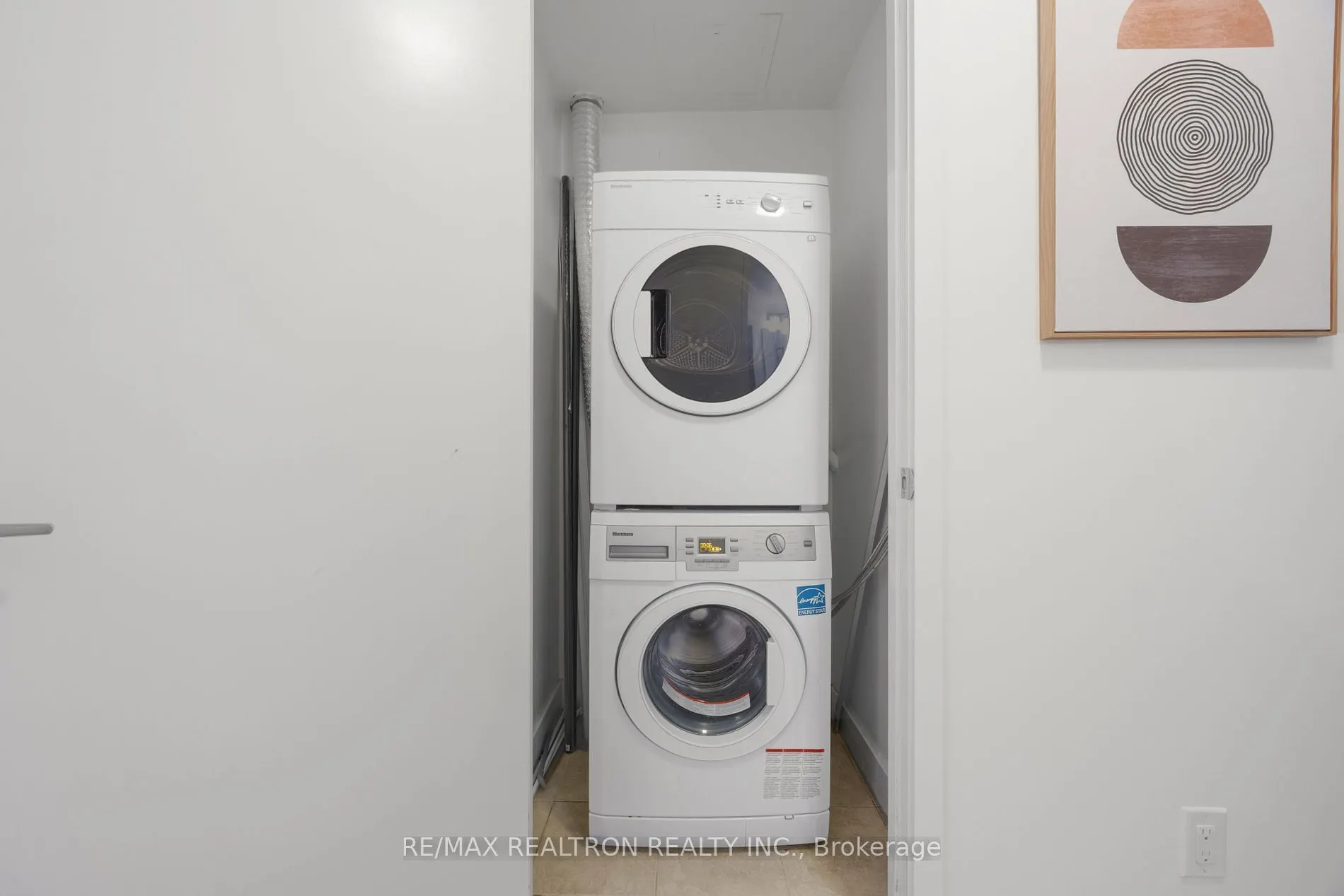 14 York St, #2704