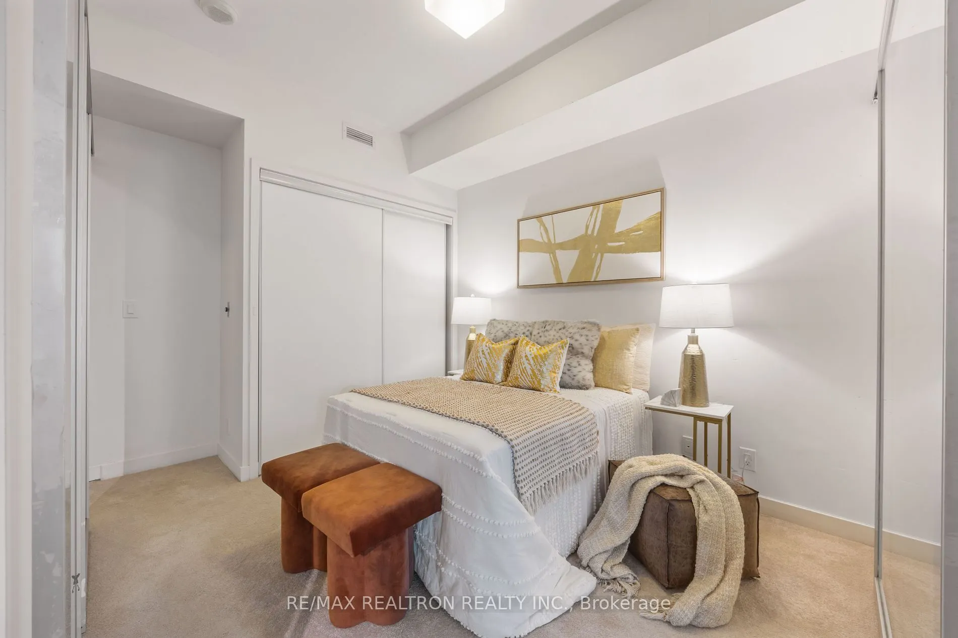 14 York St, #2704