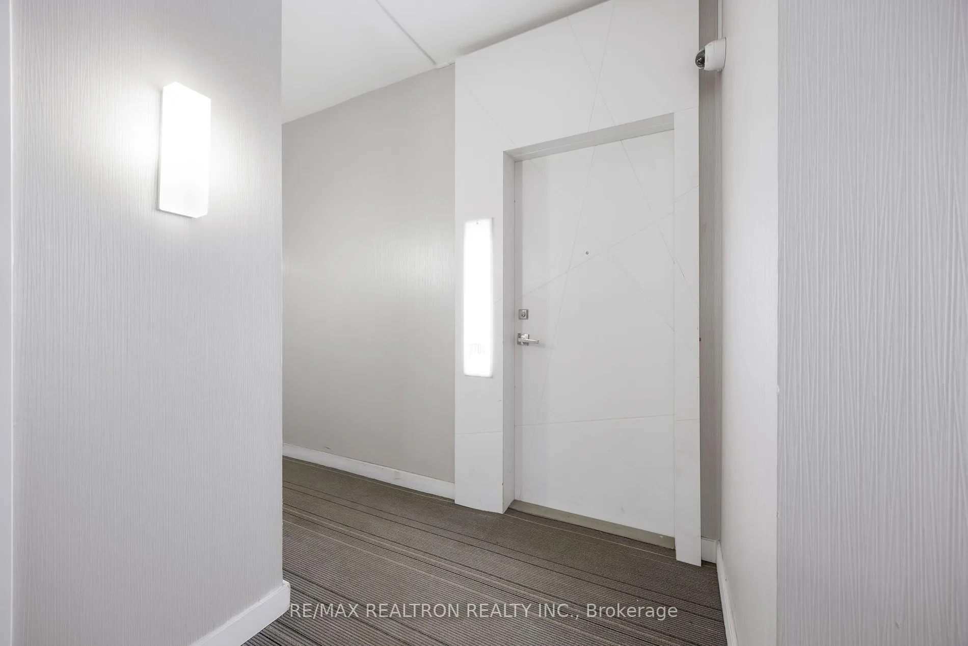 14 York St, #2704