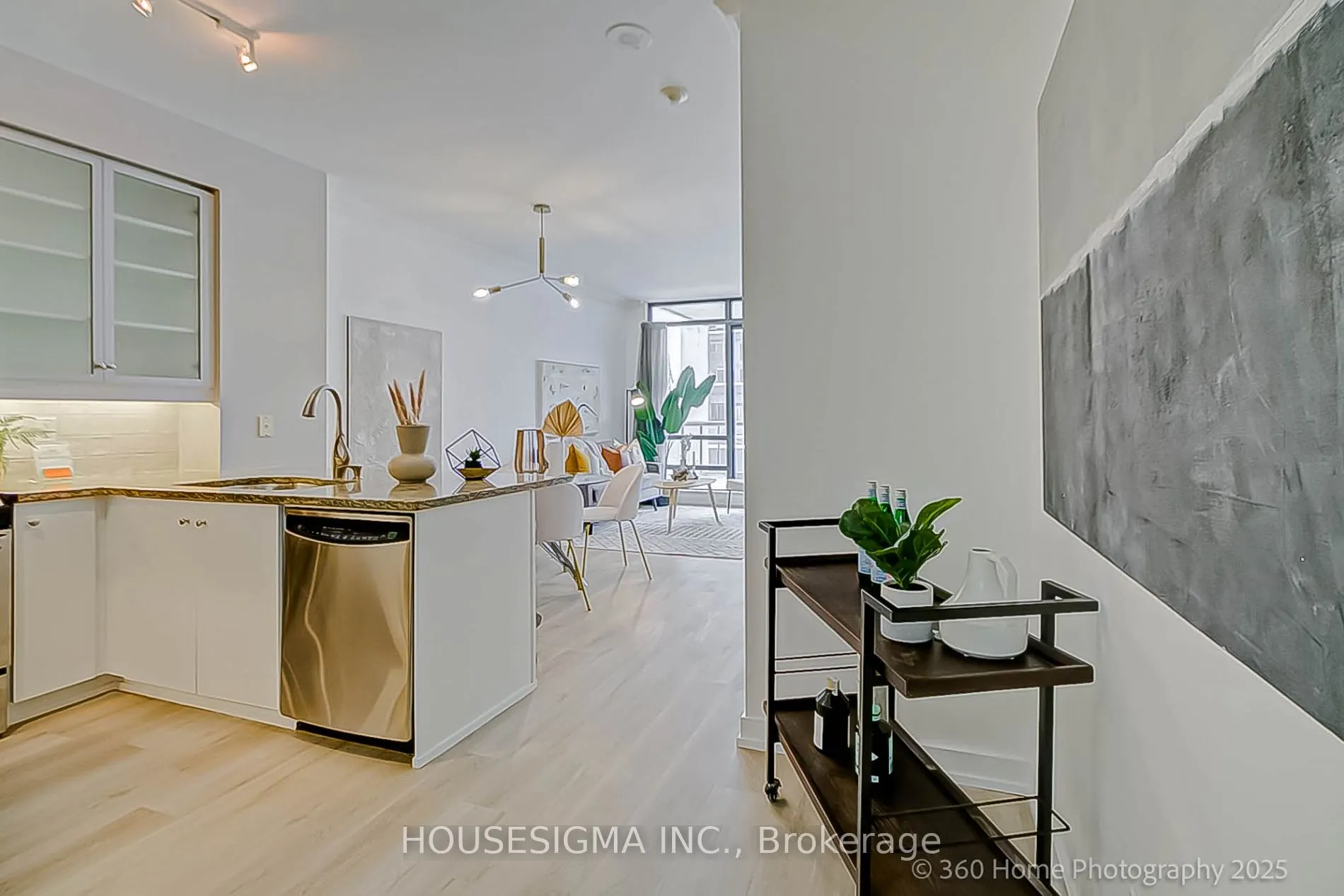 438 King St W, #512