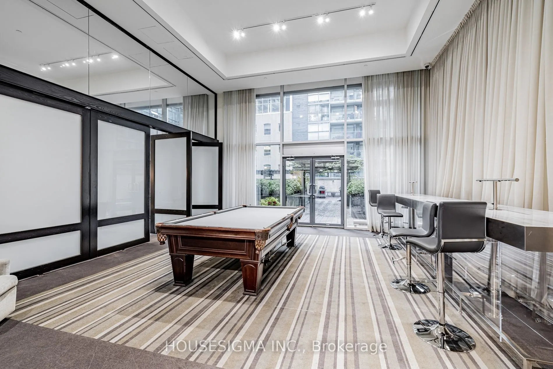 438 King St W, #512