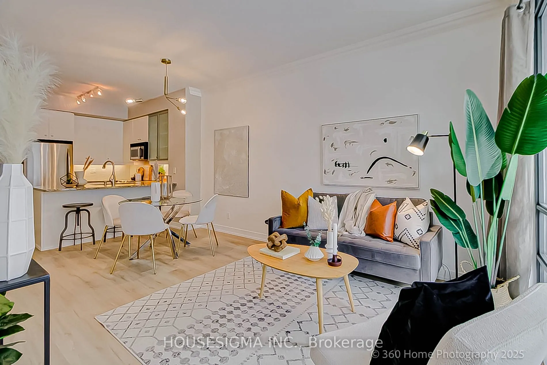 438 King St W, #512