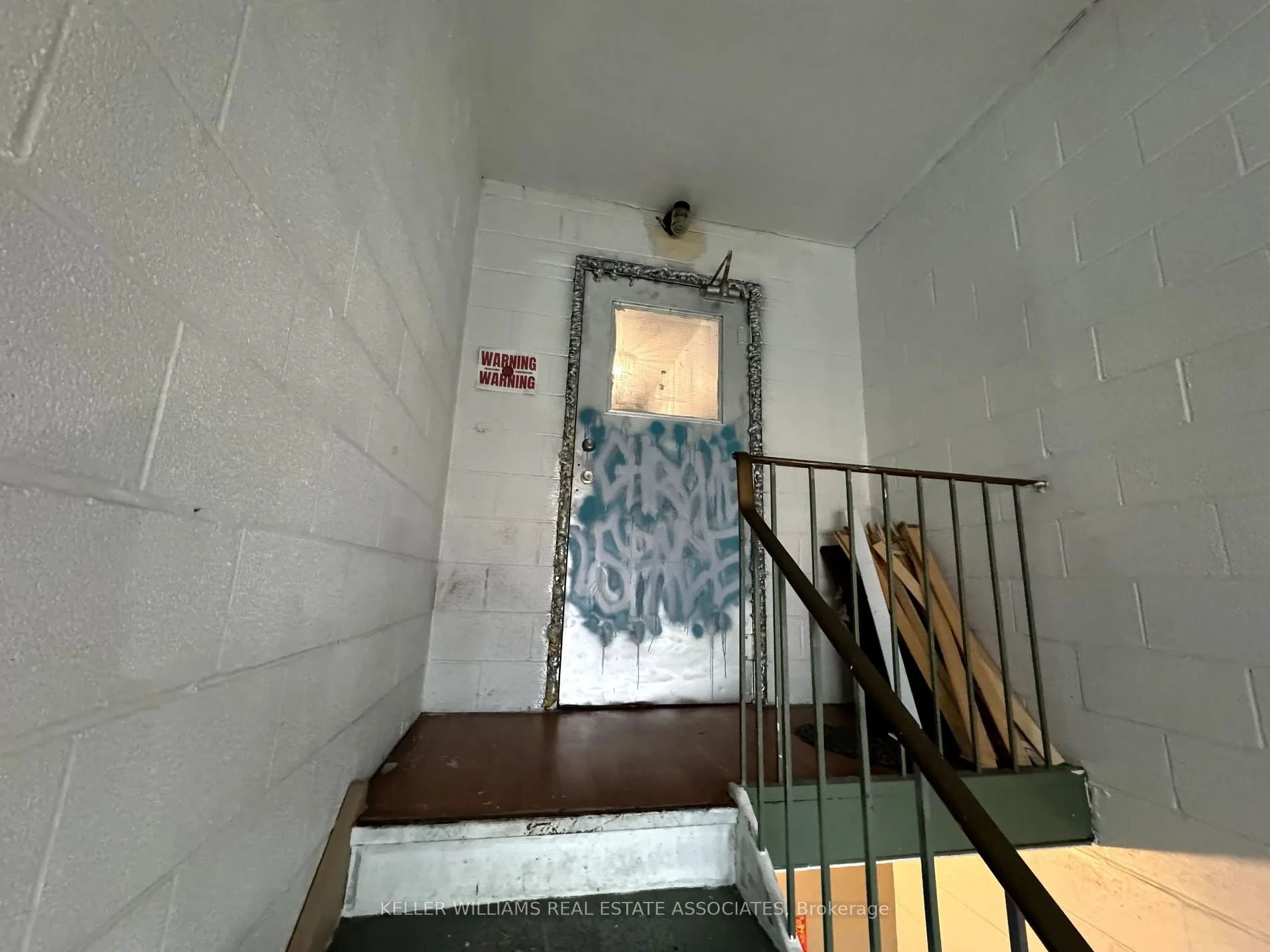 452 Queen Street W, #Third floor