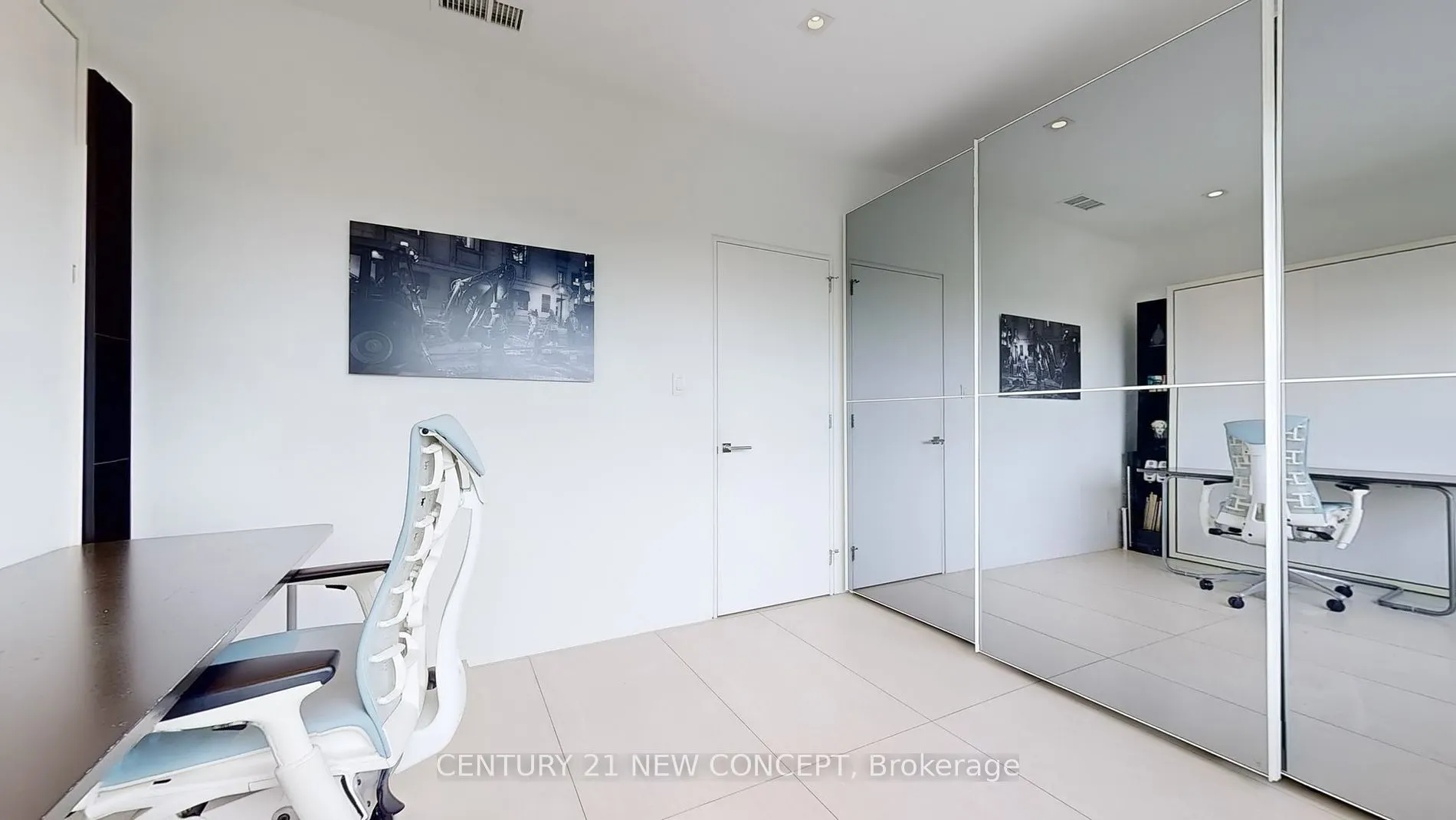 1 Watergarden Way N, #501